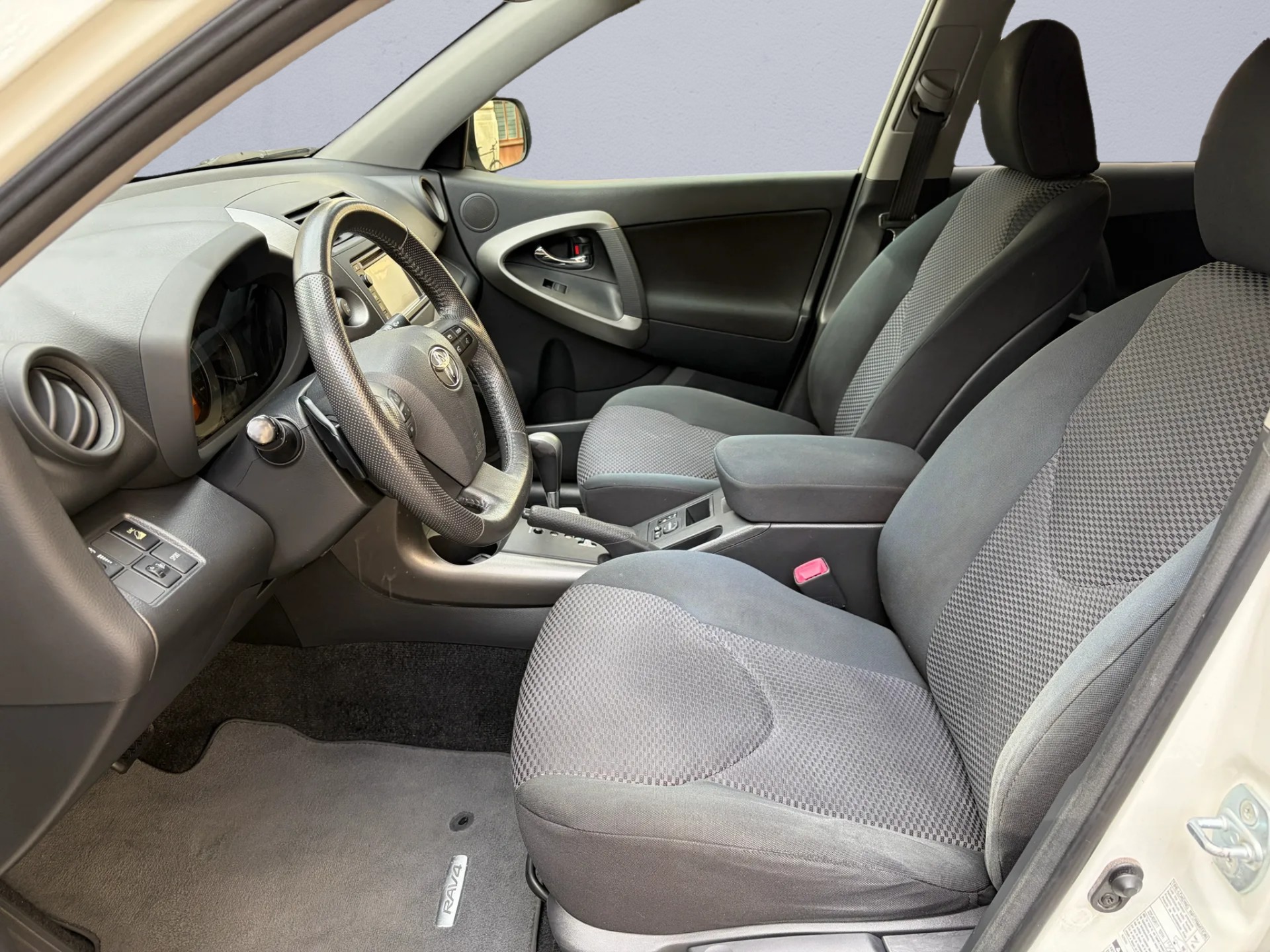 TOYOTA RAV-4 2.2D-CAT Linea Luna AT-image-8