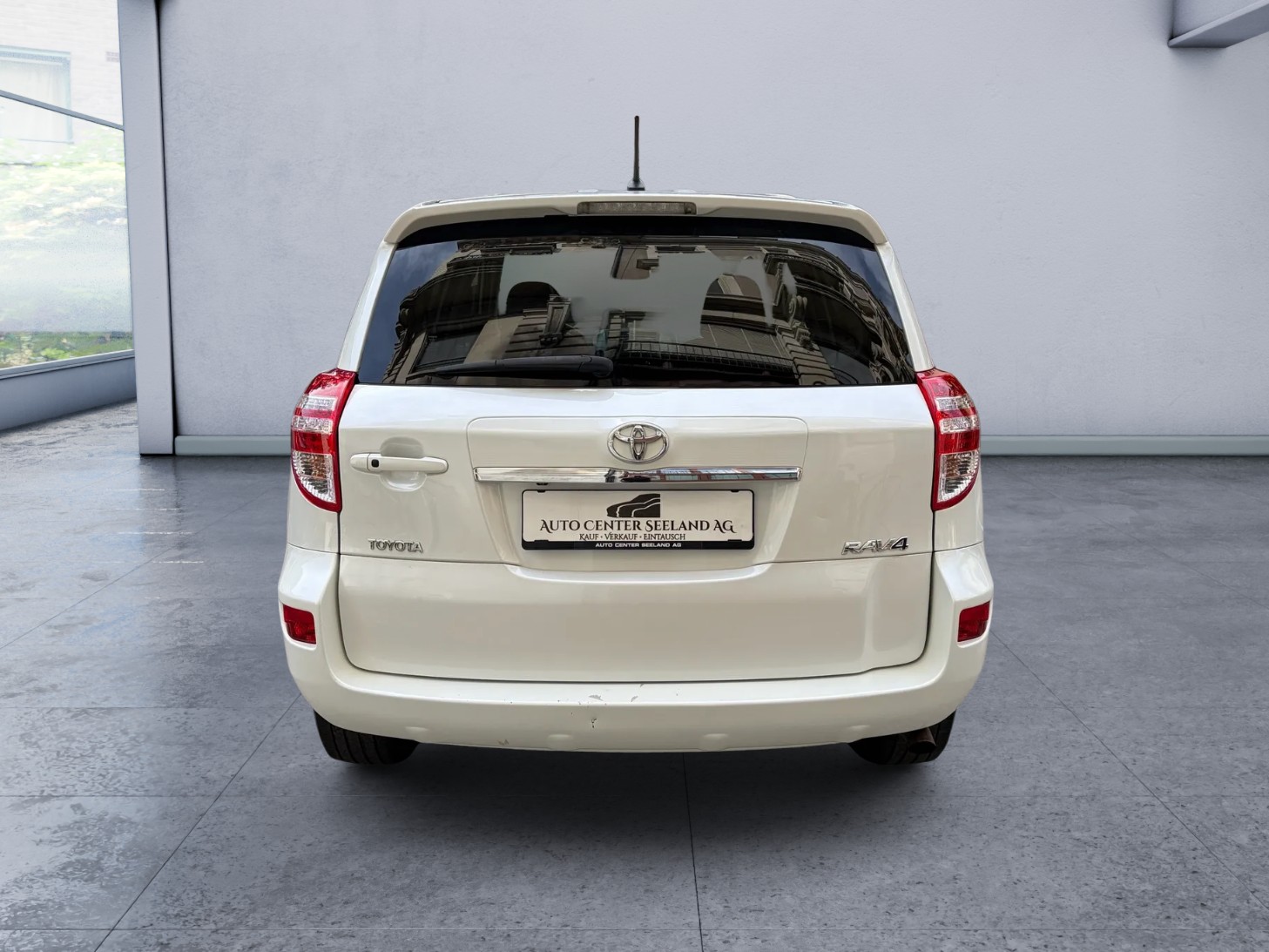 TOYOTA RAV-4 2.2D-CAT Linea Luna AT-image-6
