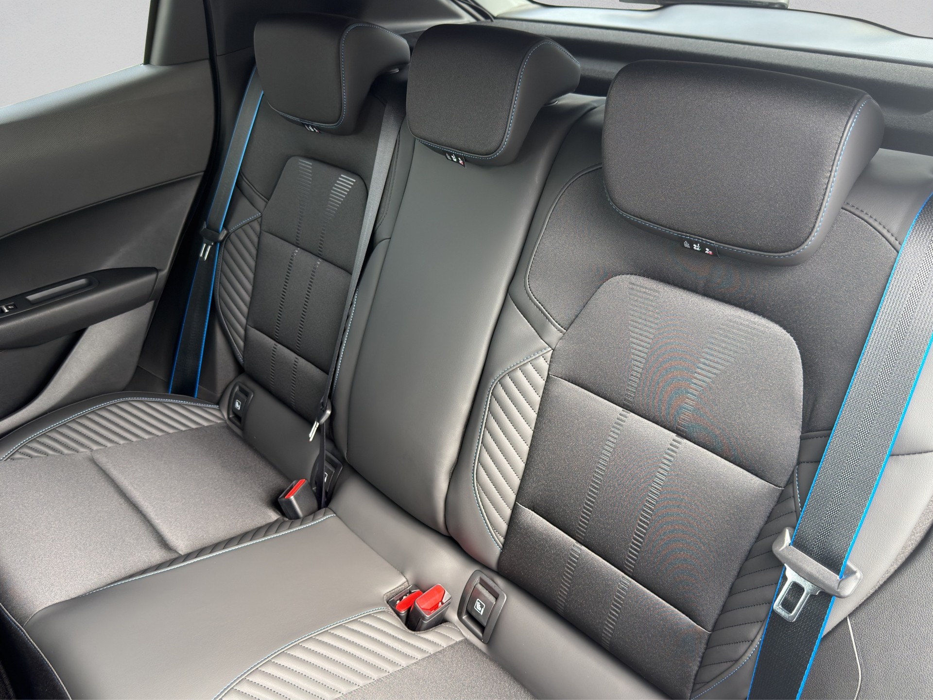 RENAULT Clio 1.8 E-Tech Esprit Alpine-image-14