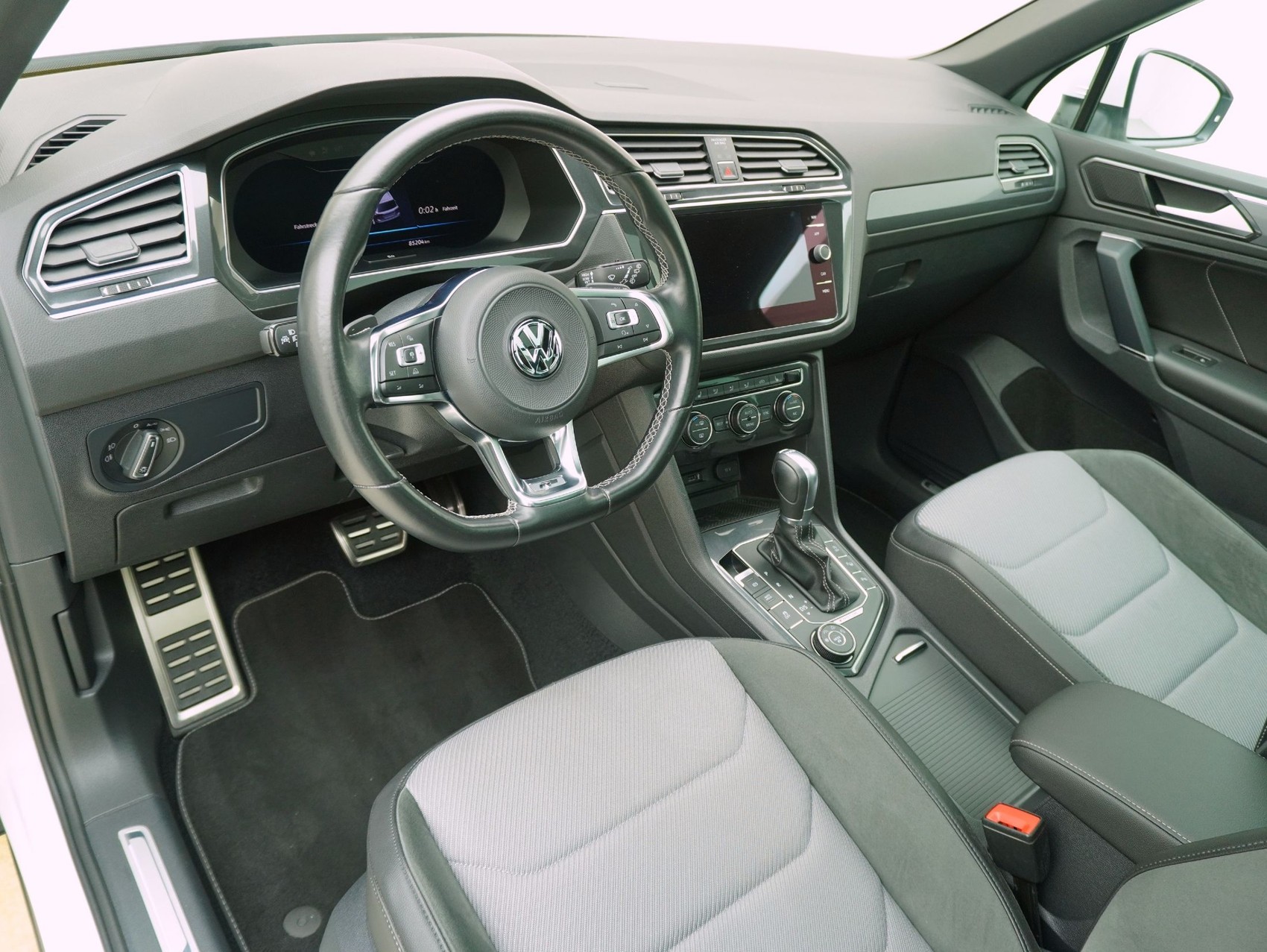 VW Tiguan 2.0 TSI DSG R-Line 4Motion-image-10