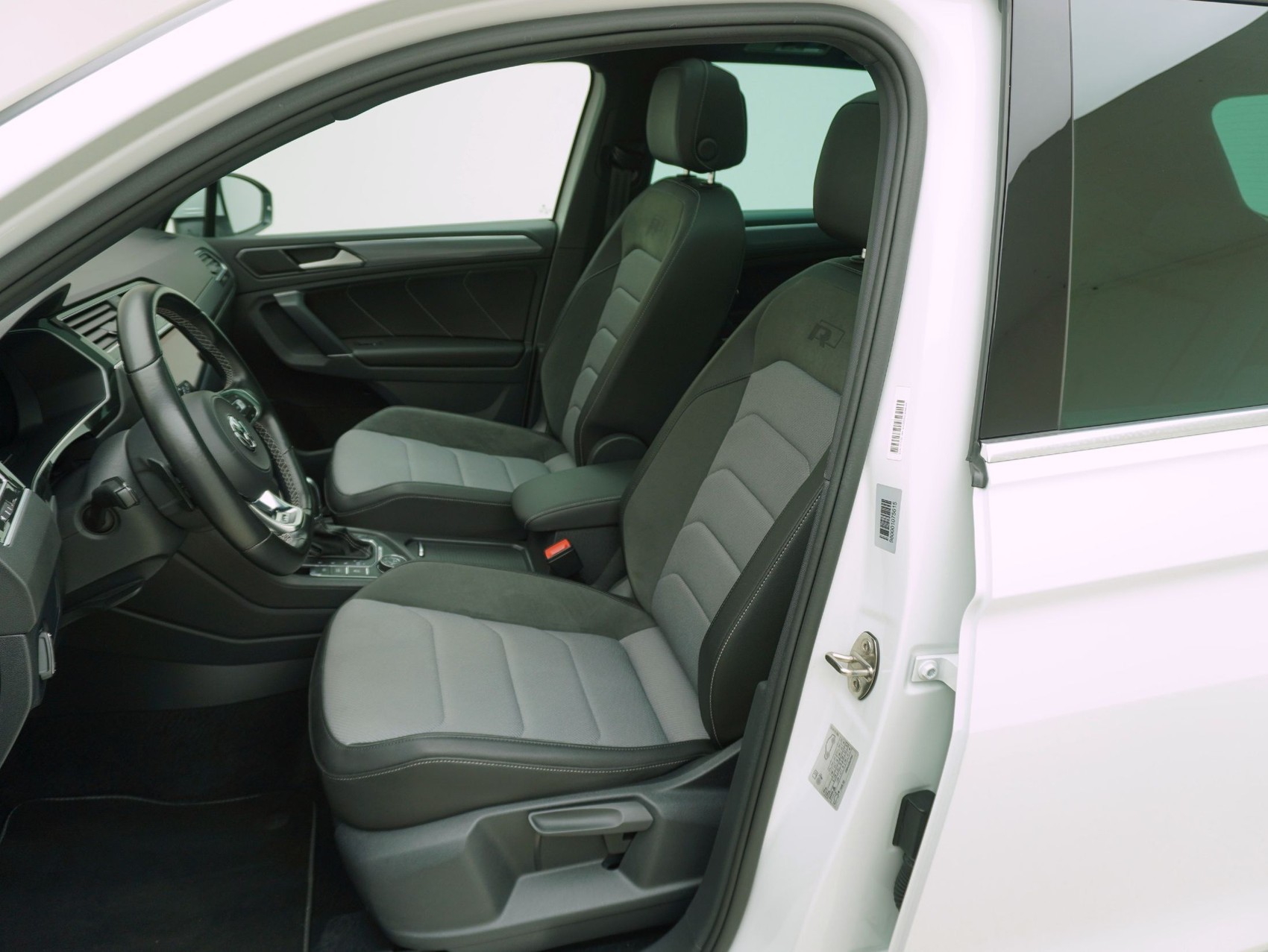 VW Tiguan 2.0 TSI DSG R-Line 4Motion-image-9
