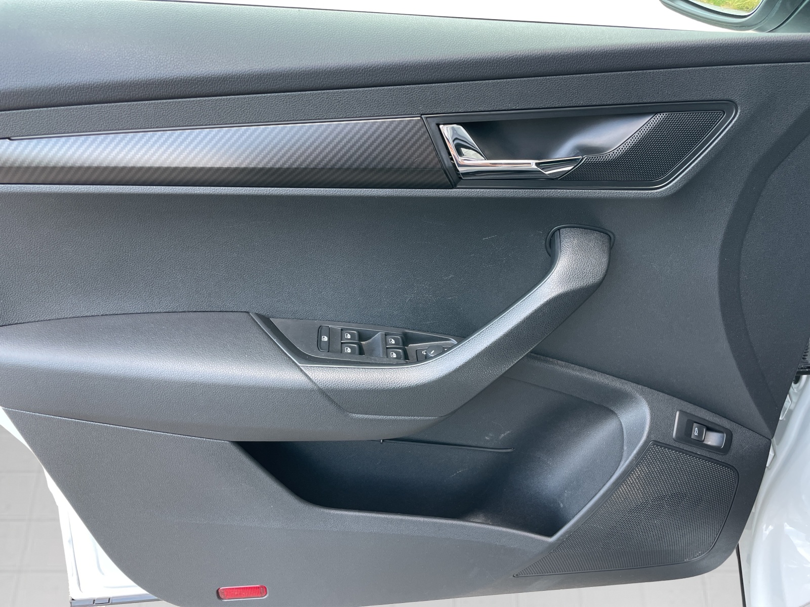 SKODA Karoq 2.0 TSI SportLine 4x4 DSG-image-5