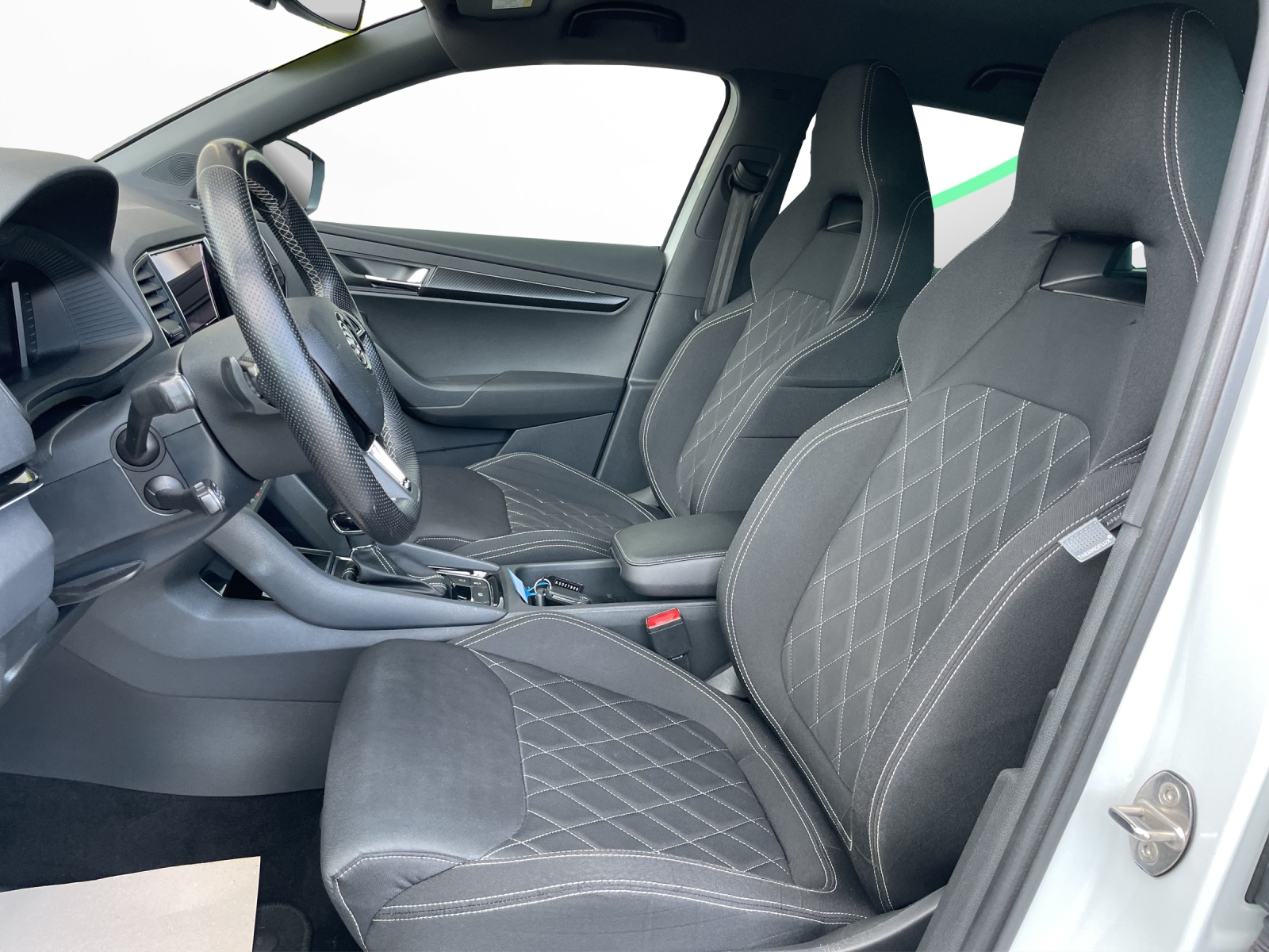 SKODA Karoq 2.0 TSI SportLine 4x4 DSG-image-6