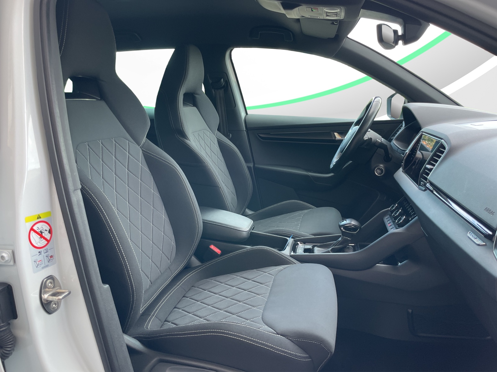 SKODA Karoq 2.0 TSI SportLine 4x4 DSG-image-12