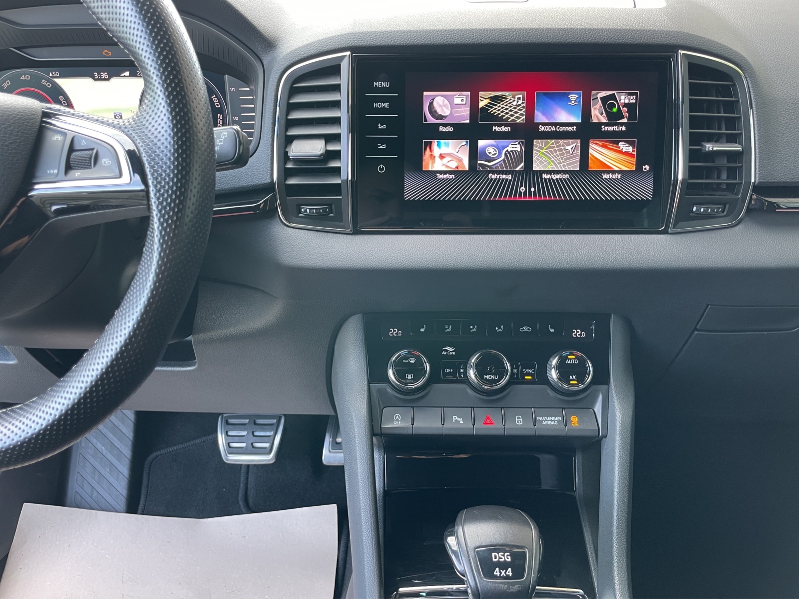 SKODA Karoq 2.0 TSI SportLine 4x4 DSG-image-10