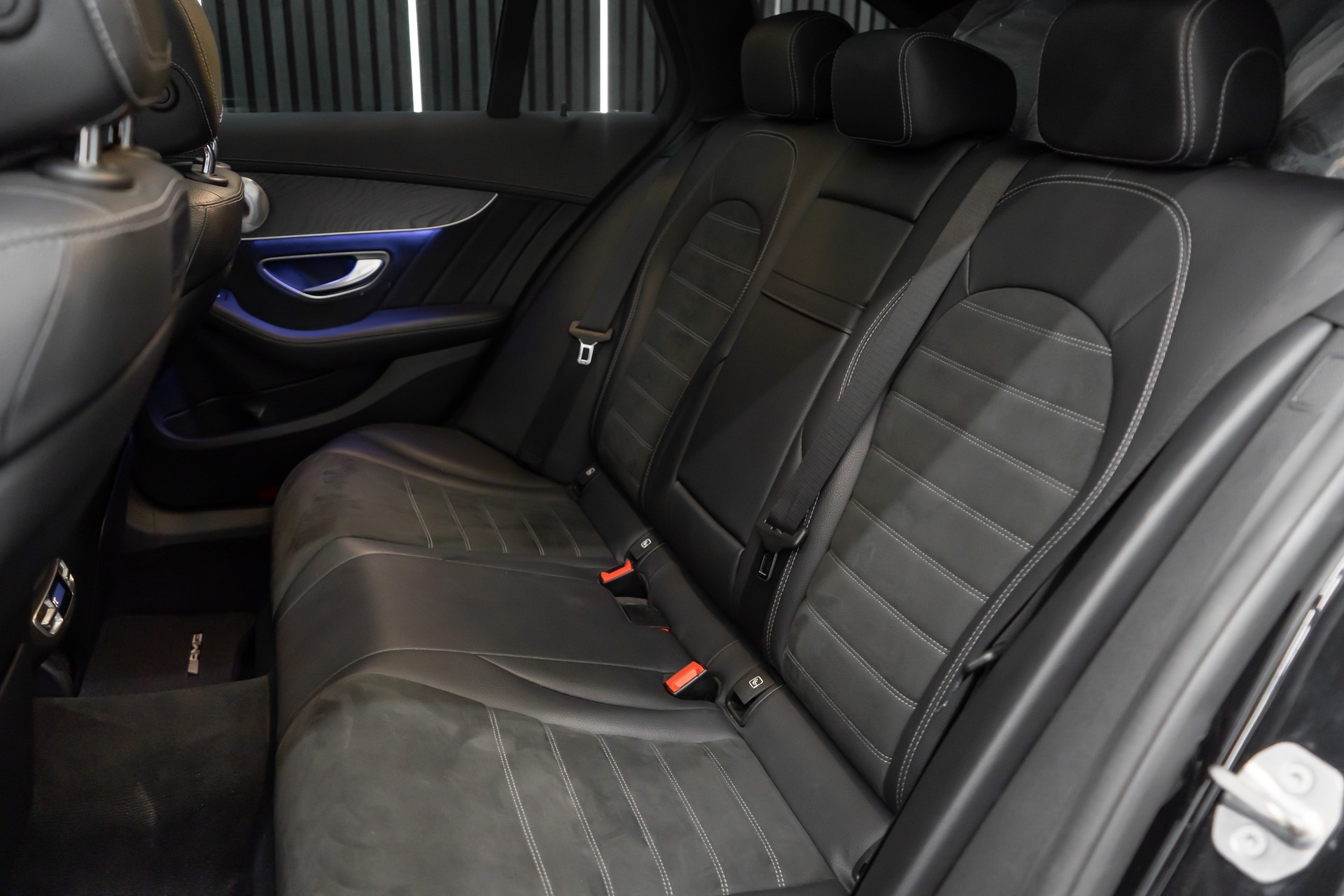 MERCEDES-BENZ C 200 Swiss Star AMG Line 4M 9G-Tronic-image-25