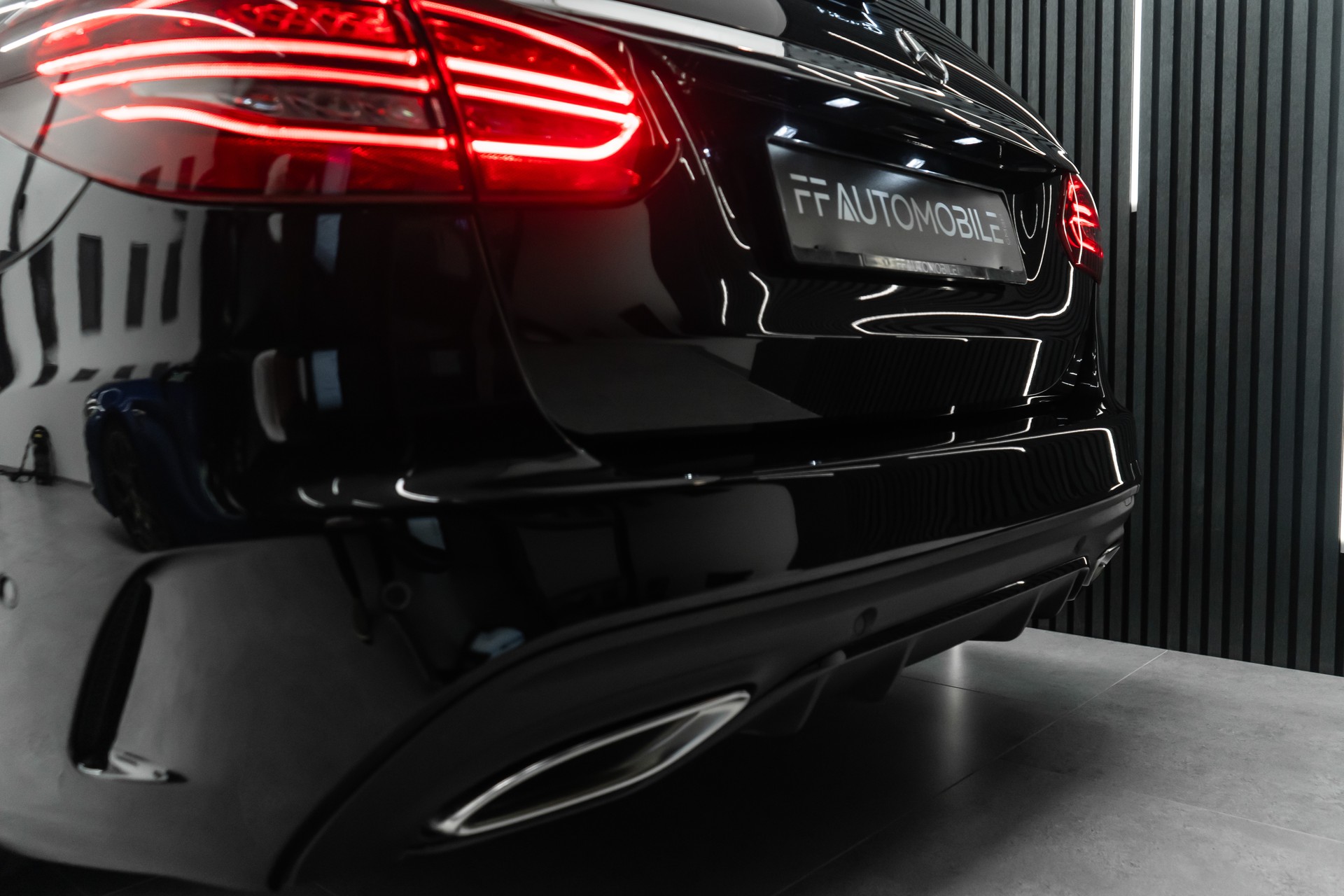MERCEDES-BENZ C 200 Swiss Star AMG Line 4M 9G-Tronic-image-11