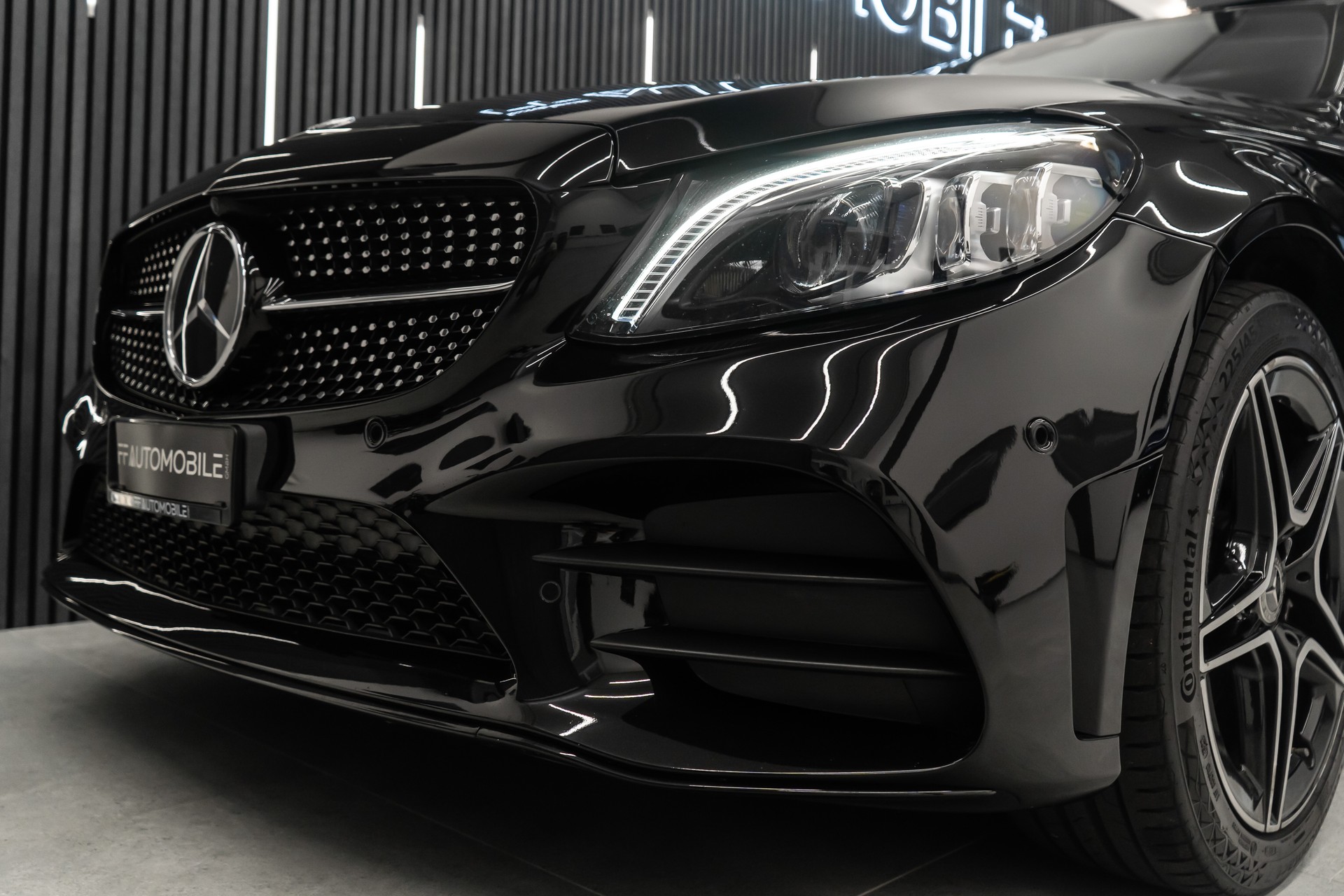 MERCEDES-BENZ C 200 Swiss Star AMG Line 4M 9G-Tronic-image-4