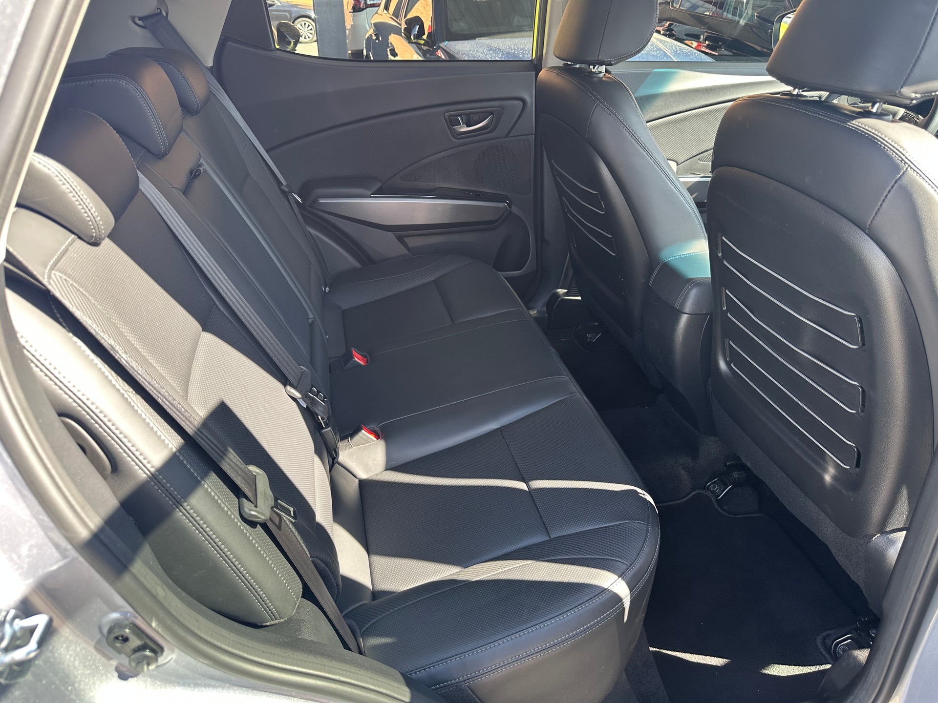 KGM-SsangYong Tivoli 1.5 T GDI Titanium 4WD Automat-image-13
