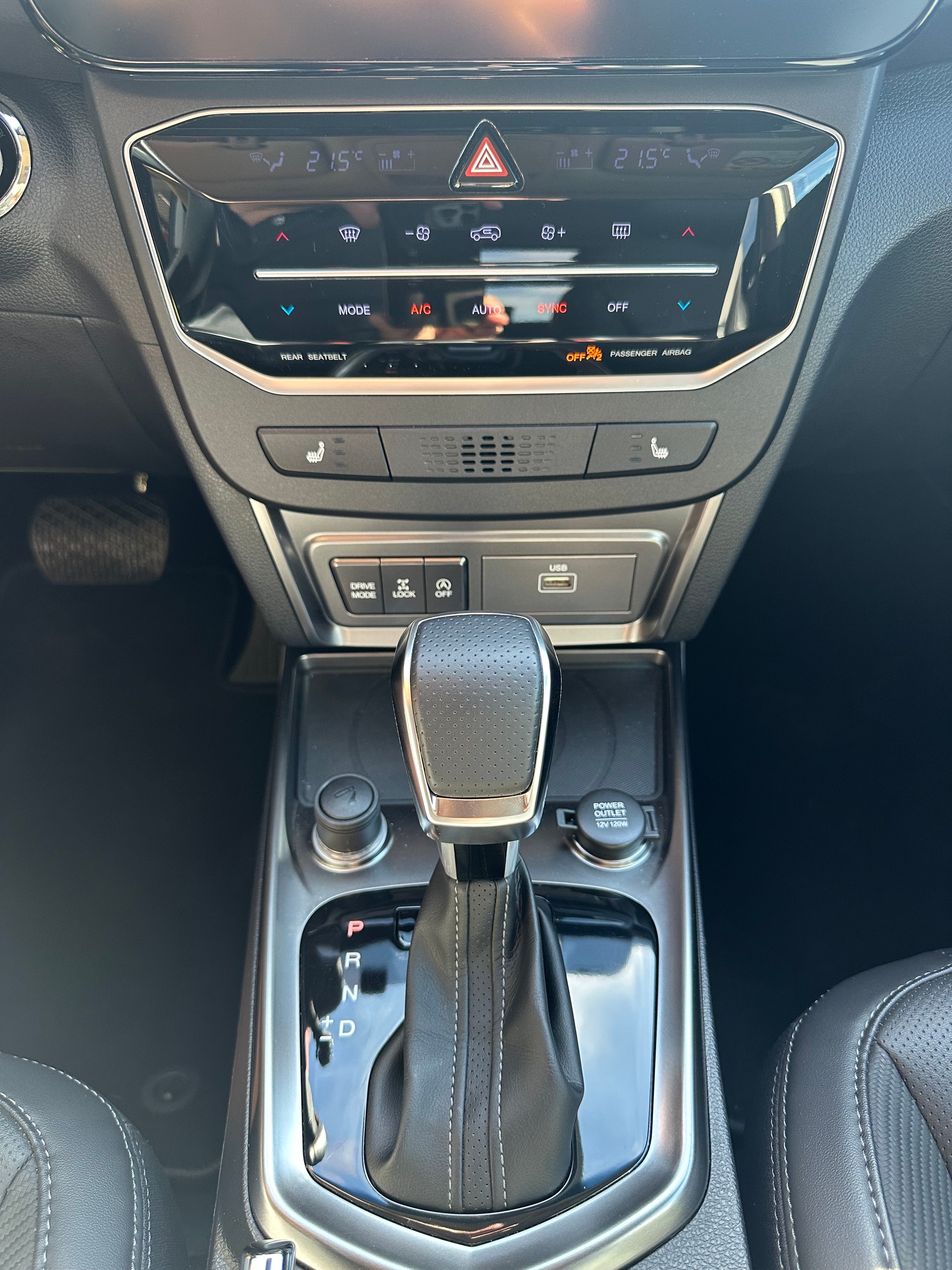 KGM-SsangYong Tivoli 1.5 T GDI Titanium 4WD Automat-image-7