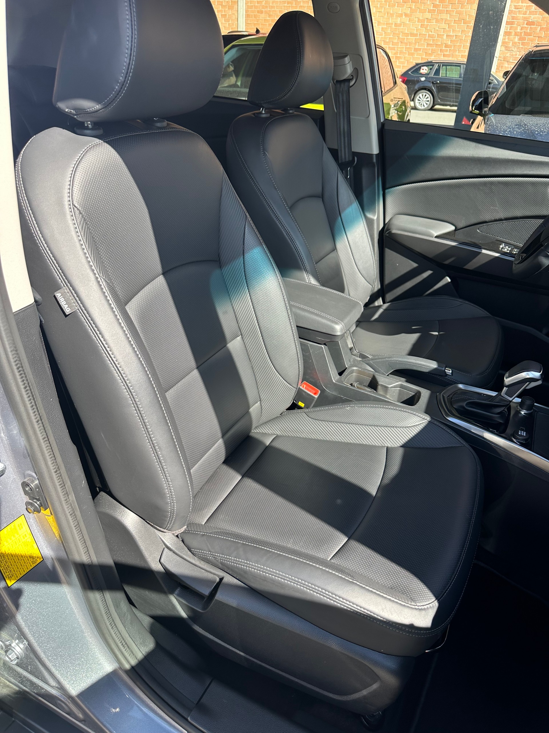 KGM-SsangYong Tivoli 1.5 T GDI Titanium 4WD Automat-image-5