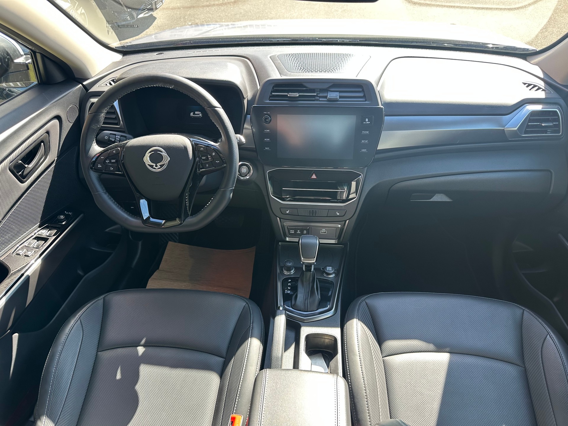 KGM-SsangYong Tivoli 1.5 T GDI Titanium 4WD Automat-image-4