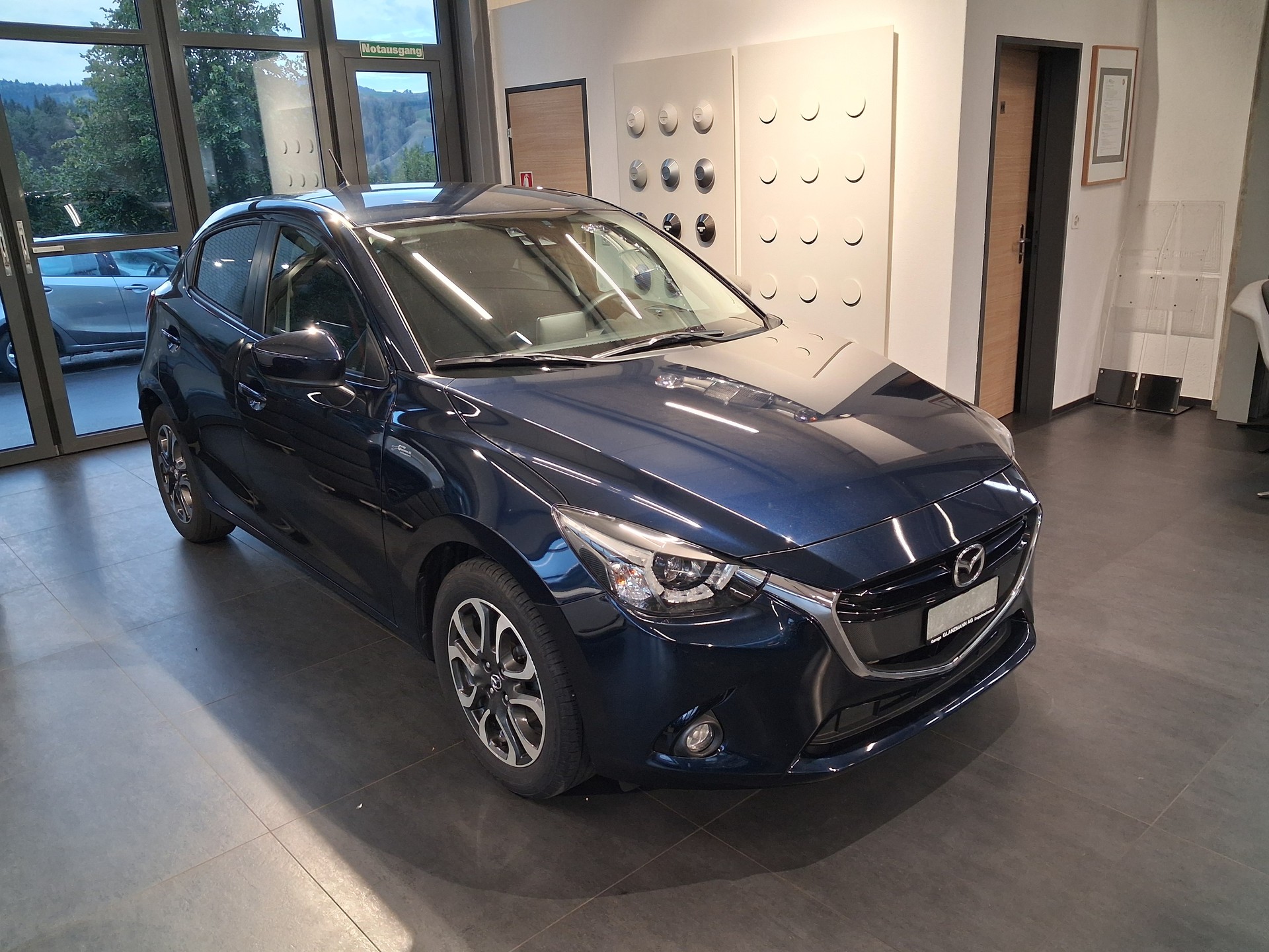 MAZDA 2 1.5i 16V Skyactiv-G Revolution Drive-image-1