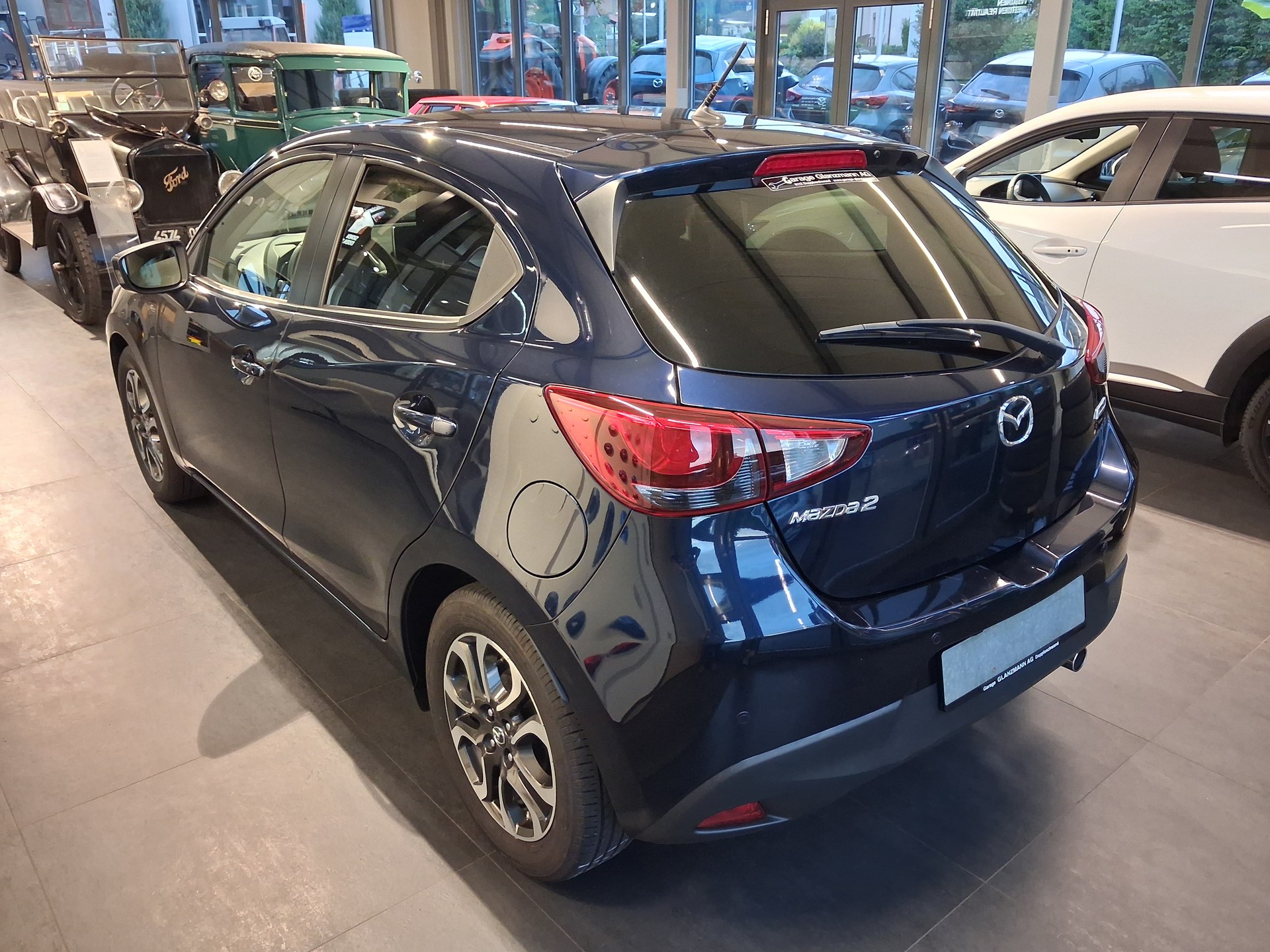 MAZDA 2 1.5i 16V Skyactiv-G Revolution Drive-image-3