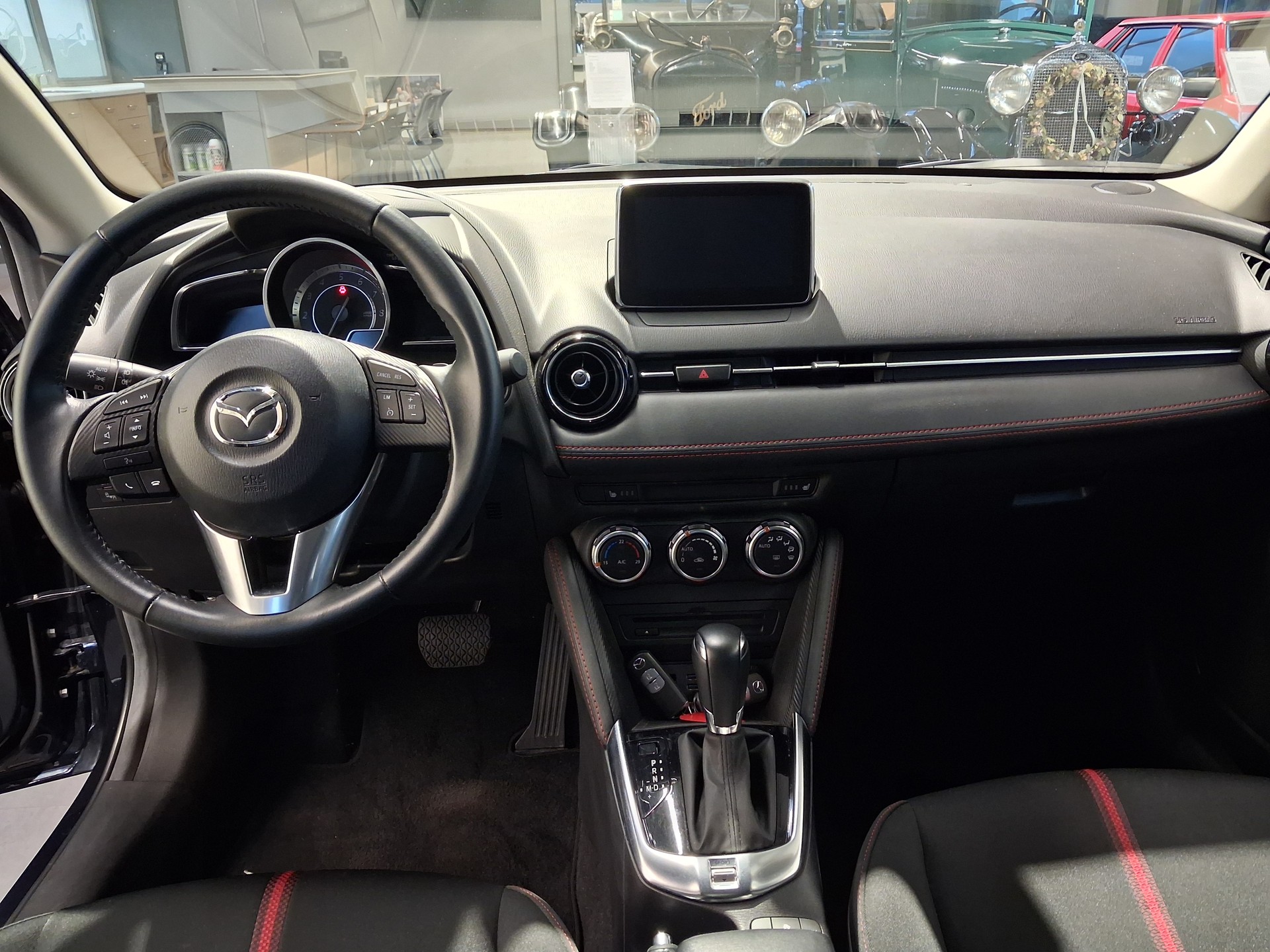 MAZDA 2 1.5i 16V Skyactiv-G Revolution Drive-image-5