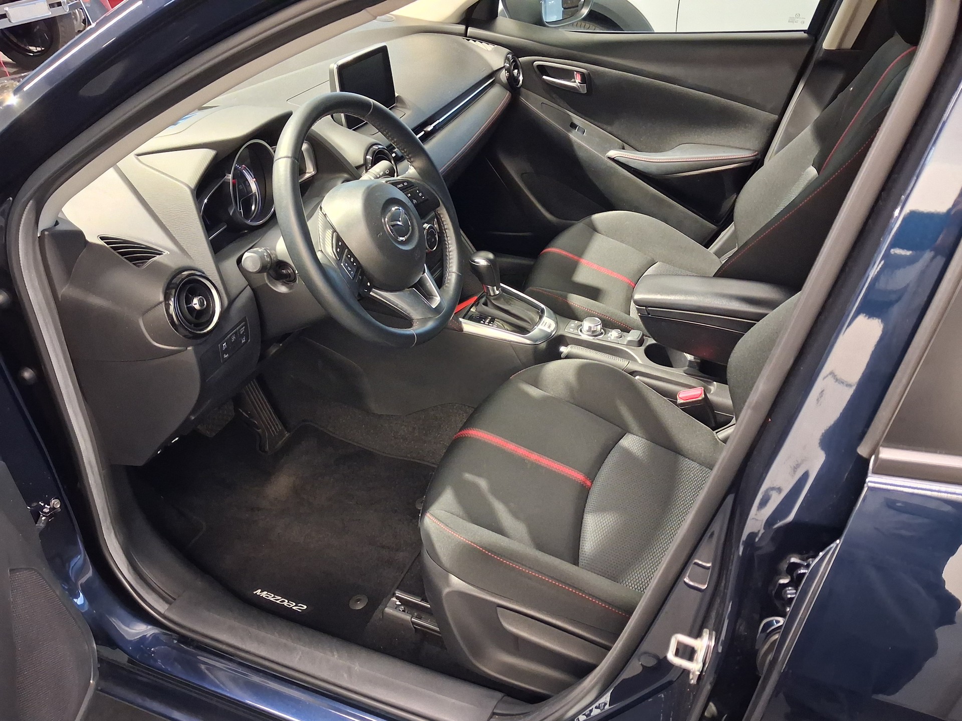 MAZDA 2 1.5i 16V Skyactiv-G Revolution Drive-image-4