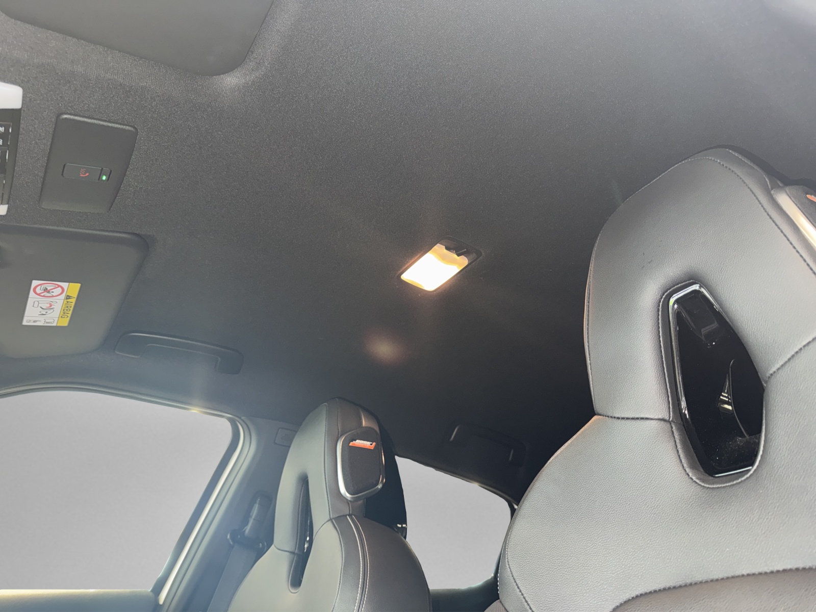 NISSAN Juke 1.6 Hybrid Tekna-image-14