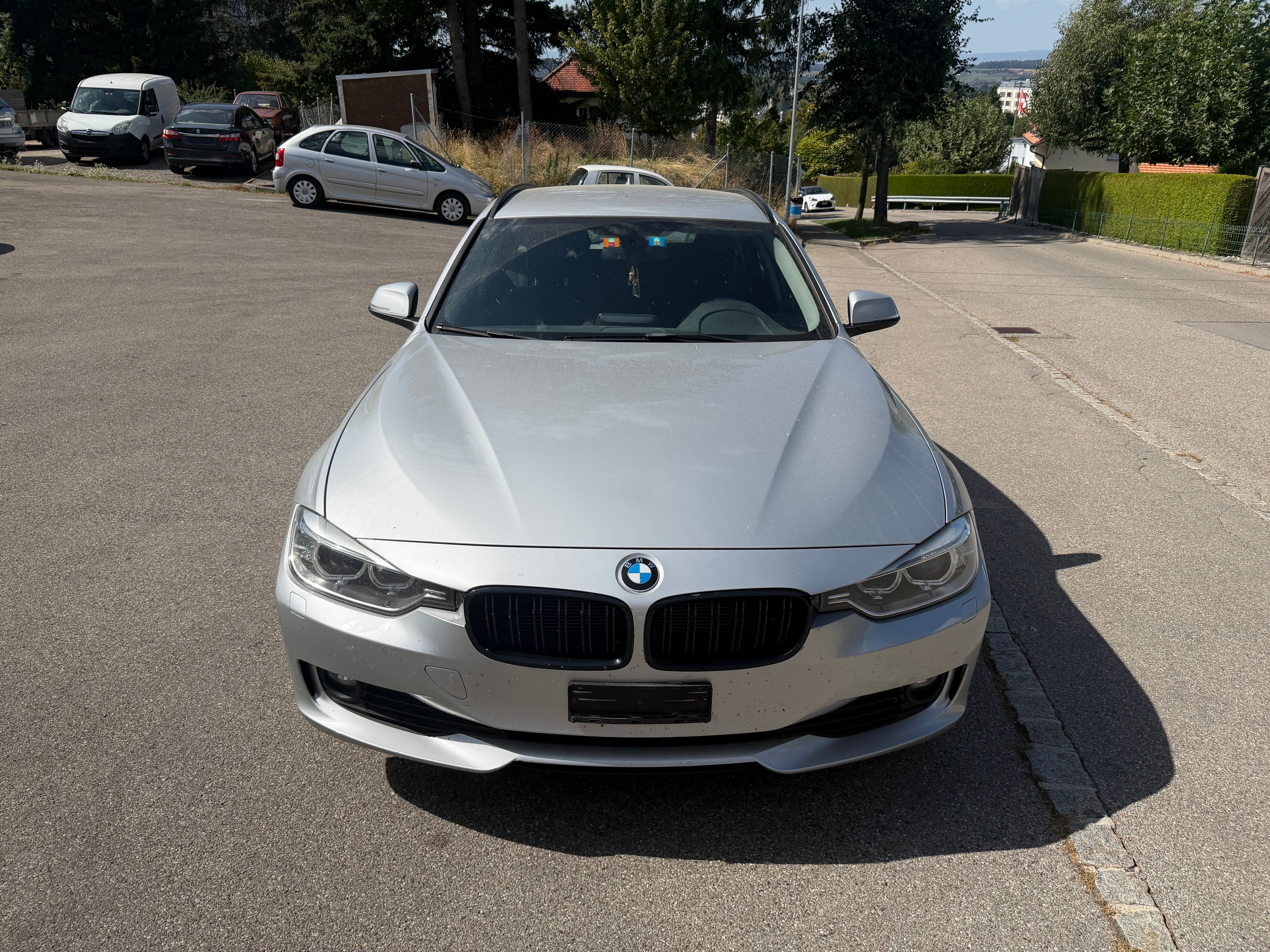 BMW 318d xDrive Touring — slika 1