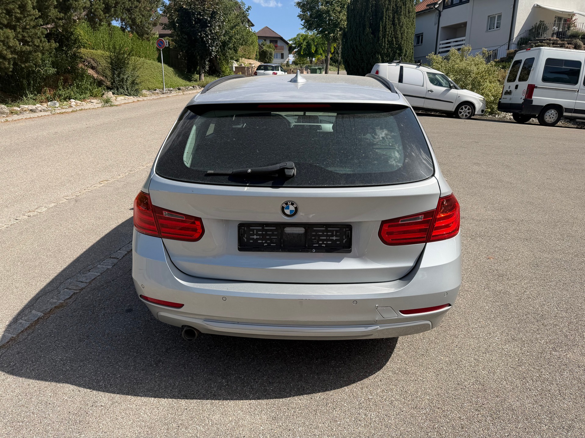 BMW 318d xDrive Touring-image-2