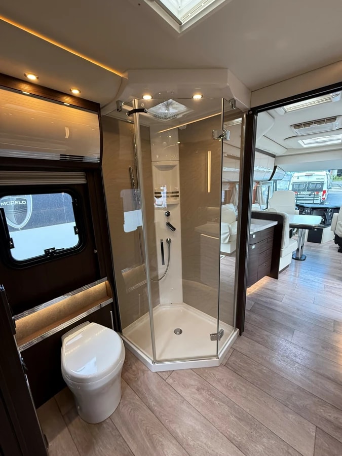 MORELO Empire auf Iveco Daily 7.5T-image-4