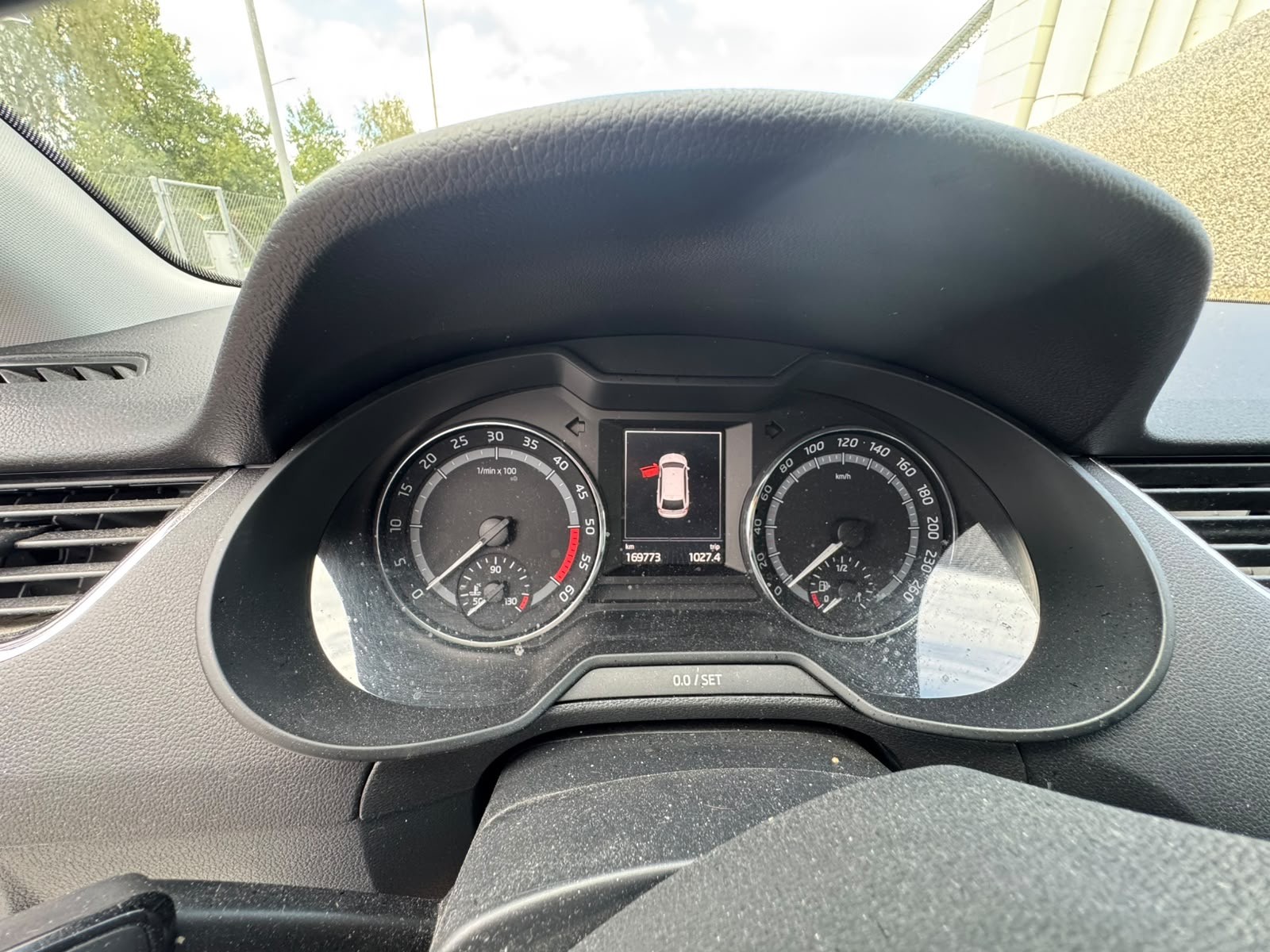 SKODA Octavia Combi 2.0 TDI Scout 4x4 DSG-image-9
