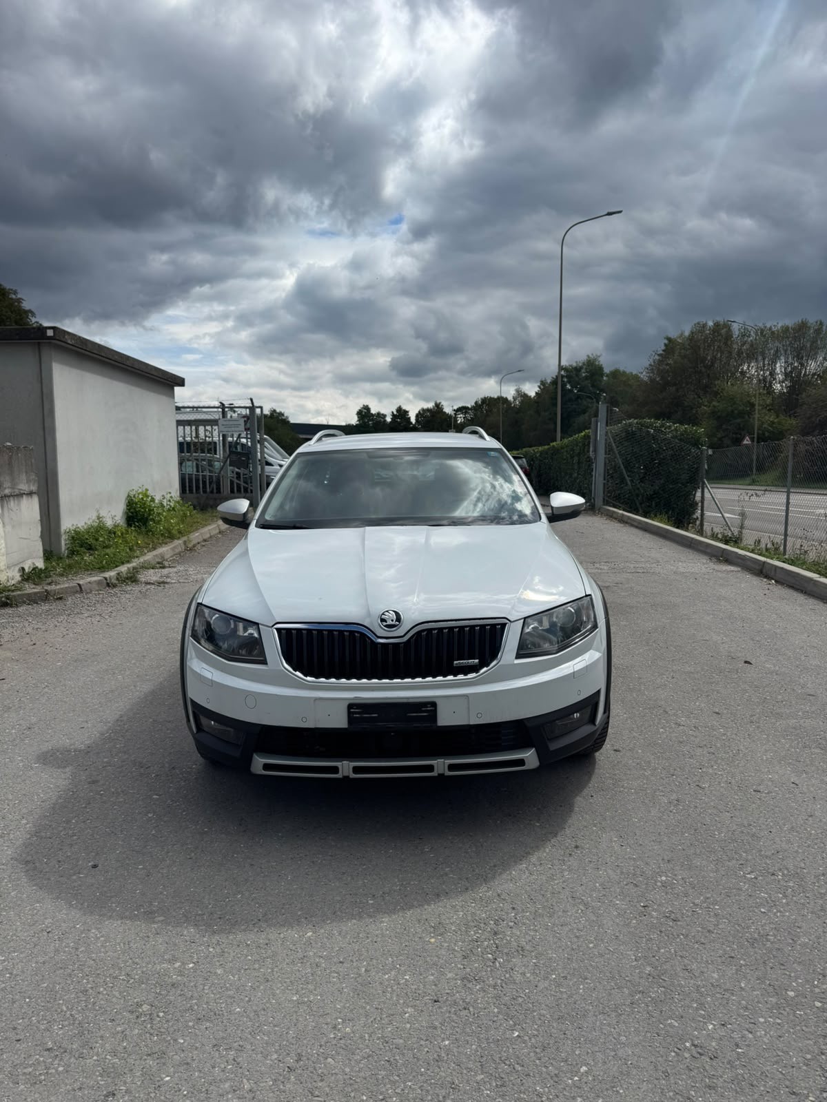 SKODA Octavia Combi 2.0 TDI Scout 4x4 DSG-image-4