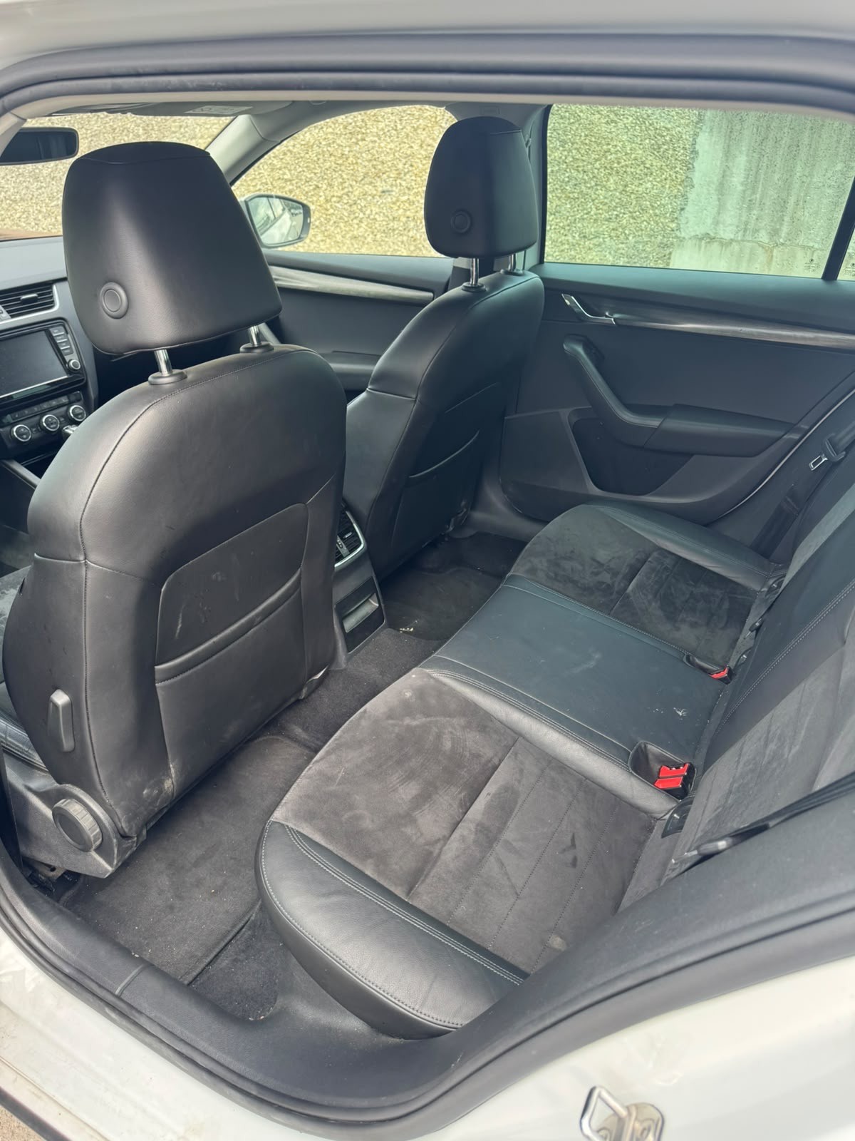 SKODA Octavia Combi 2.0 TDI Scout 4x4 DSG-image-14