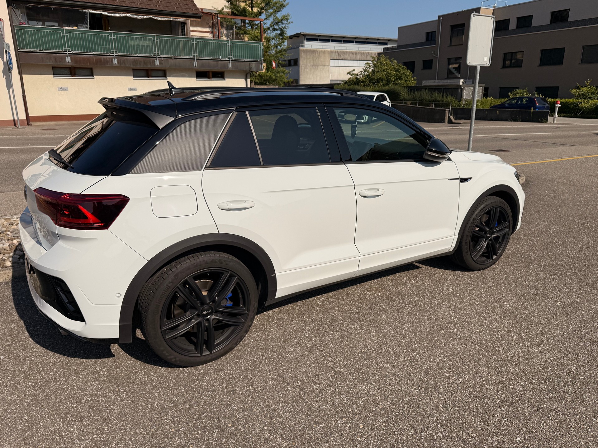 VW 2.0 TSI R DSG 4motion-image-0