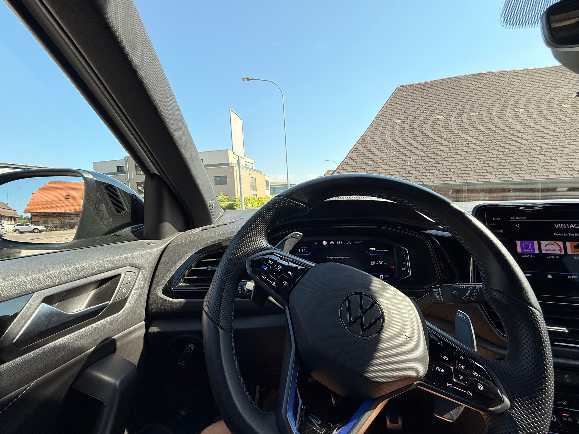 VW 2.0 TSI R DSG 4motion-image-3