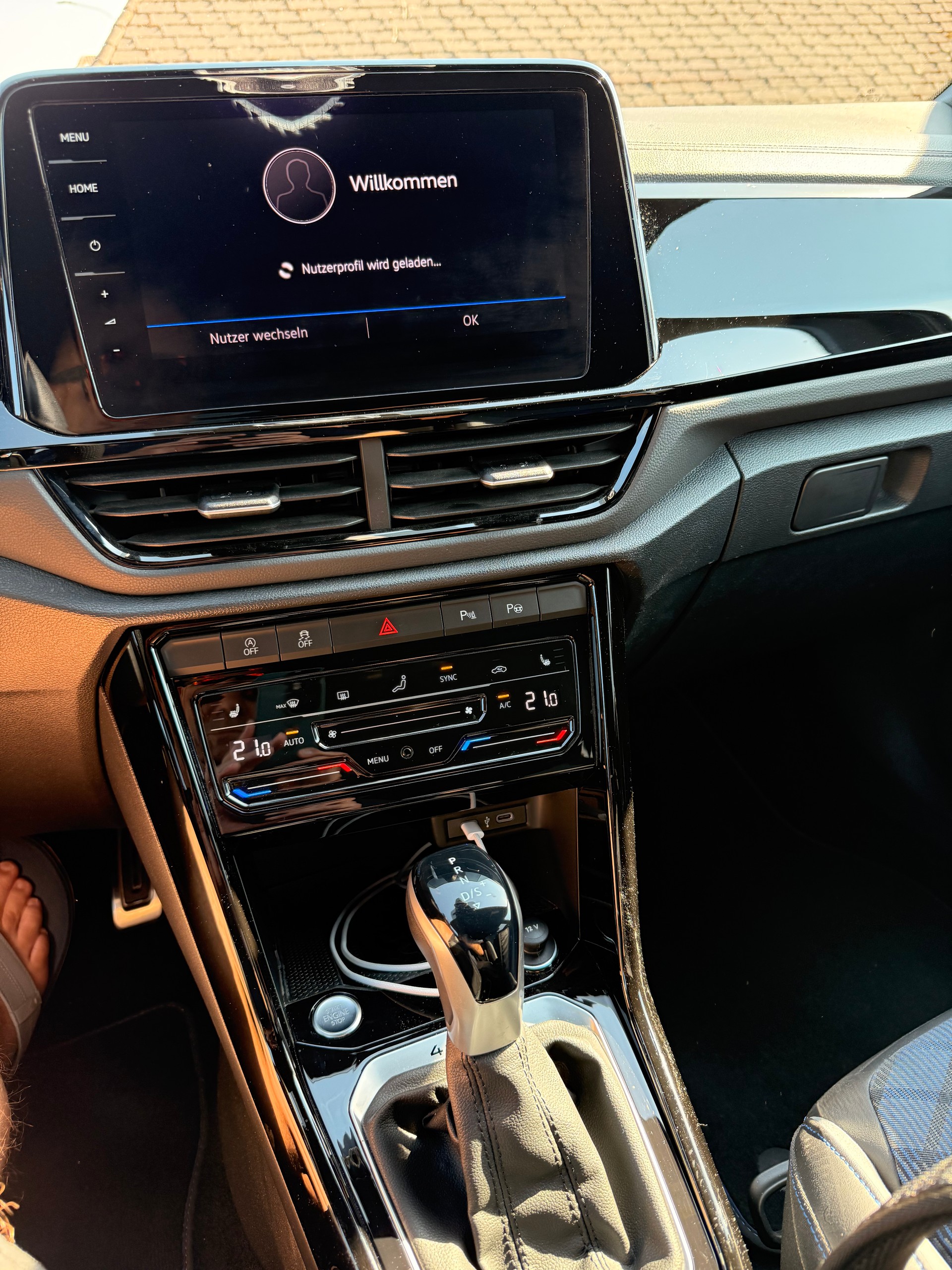 VW 2.0 TSI R DSG 4motion-image-5