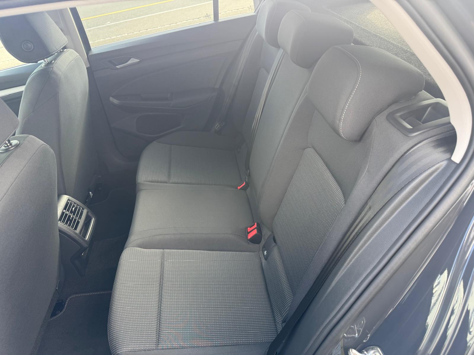 VW Golf 1.5 e TSI mHEV Basis DSG-image-5