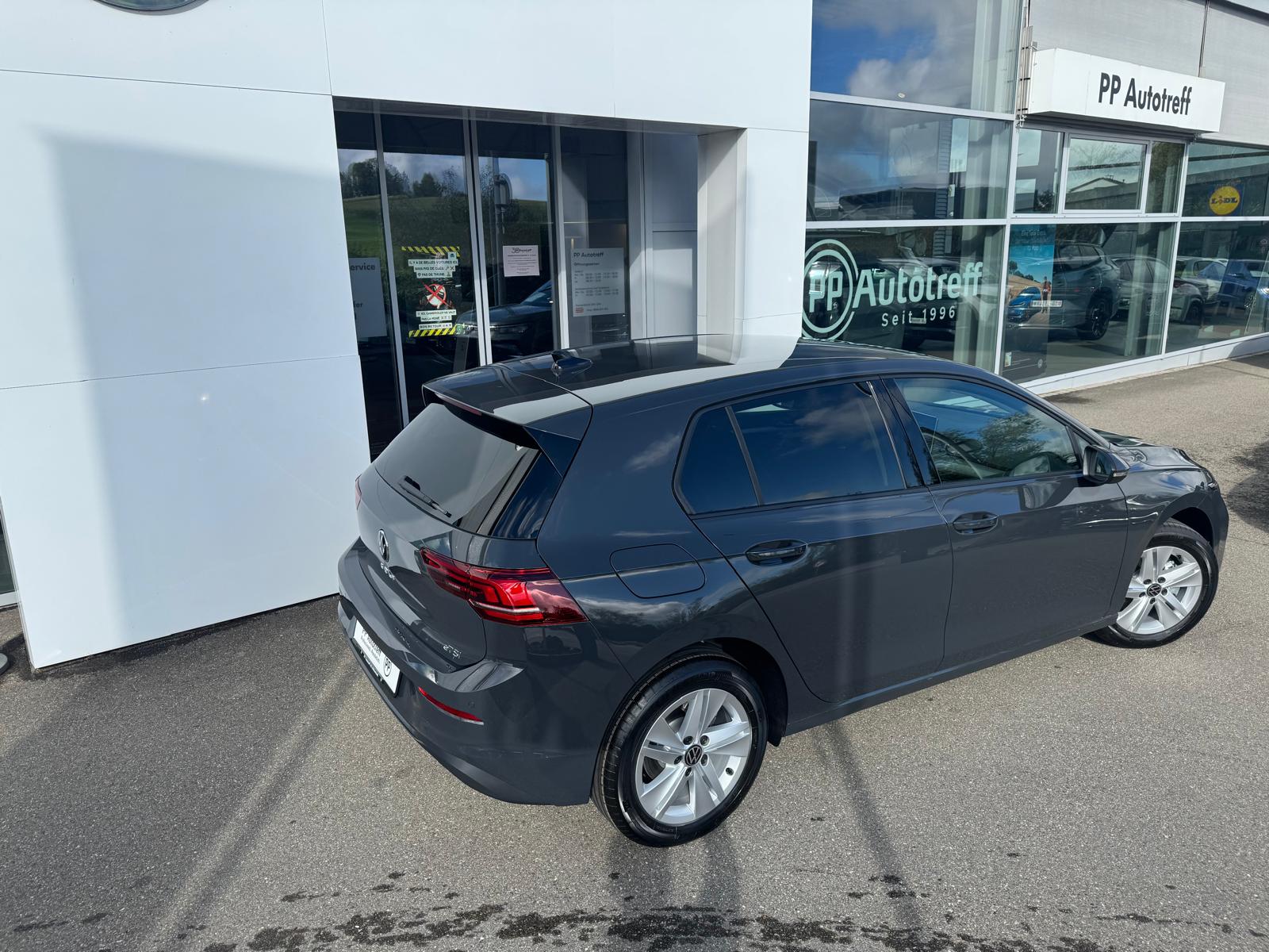 VW Golf 1.5 e TSI mHEV Basis DSG-image-3