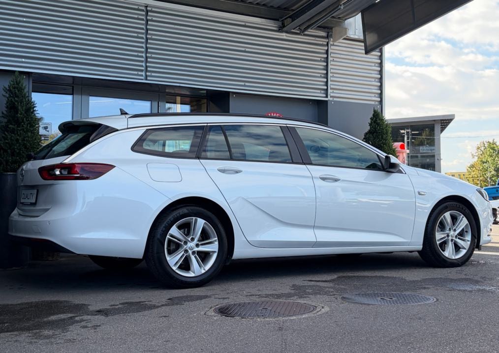 OPEL Insignia 1.5 T Sports Tourer Edition-image-2