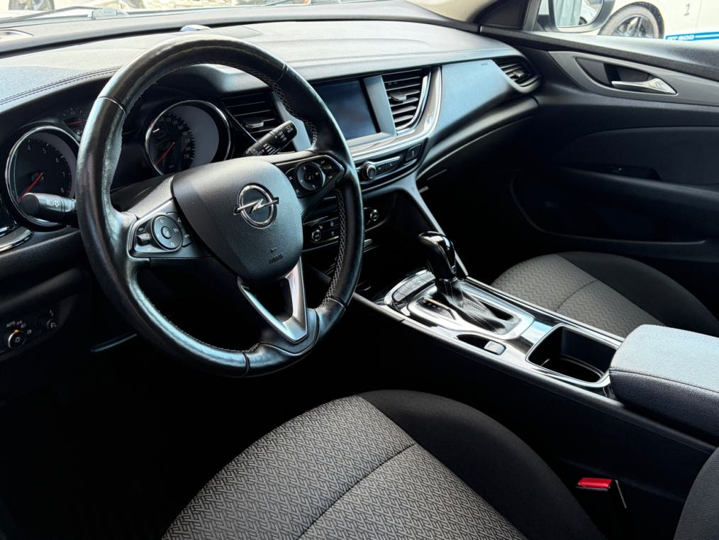 OPEL Insignia 1.5 T Sports Tourer Edition-image-3