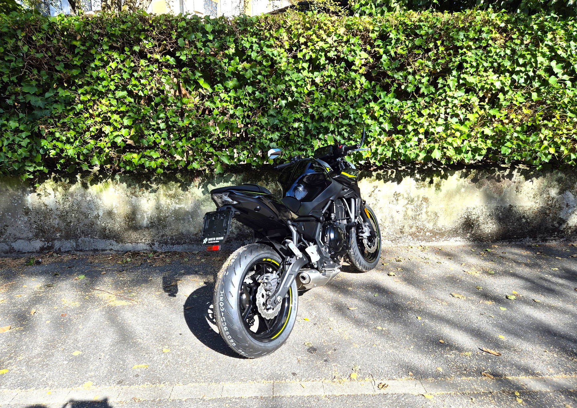 KAWASAKI Z 650 (35kW)-showroom-element-1