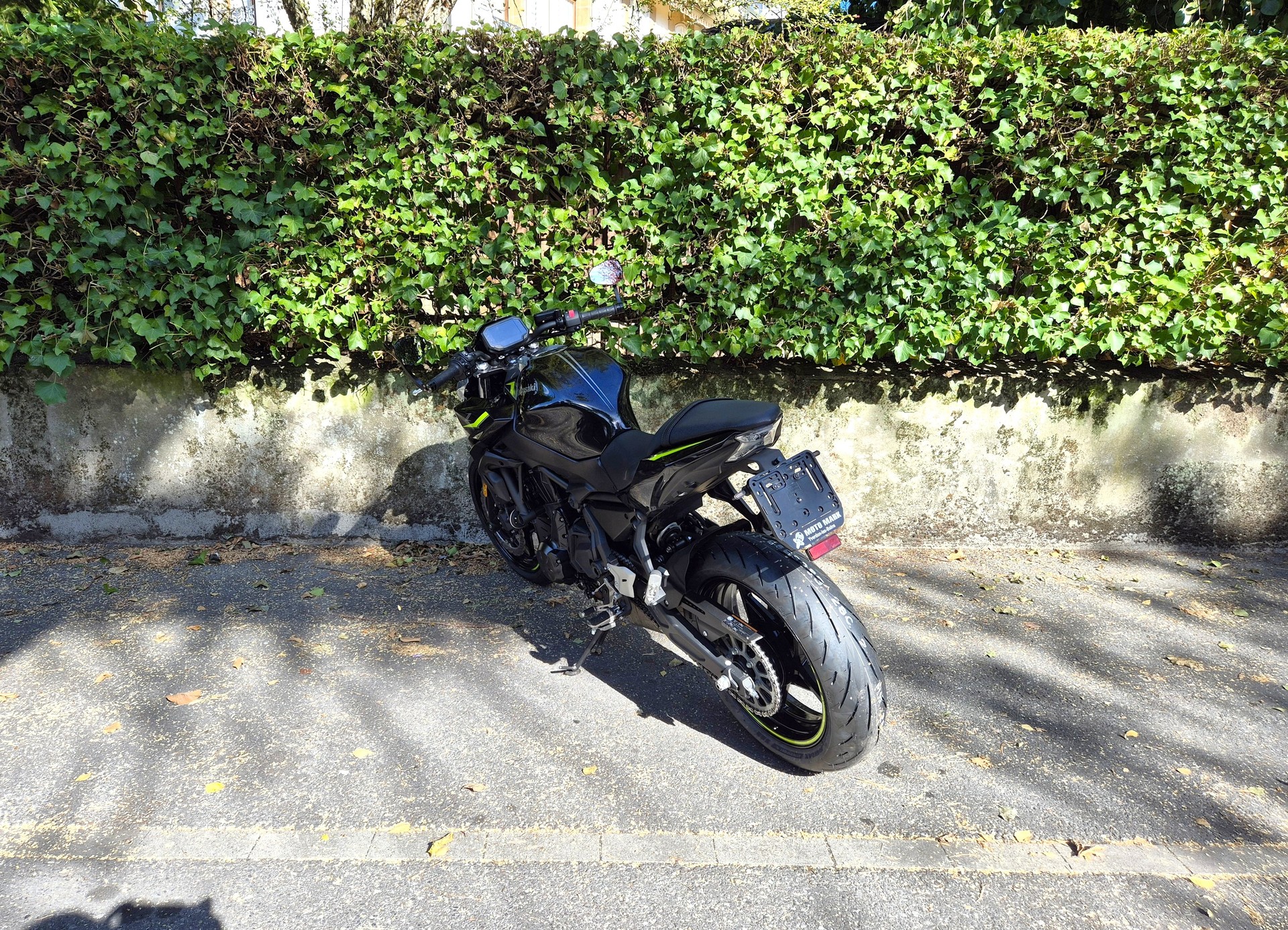 KAWASAKI Z 650 (35kW)-showroom-element-2