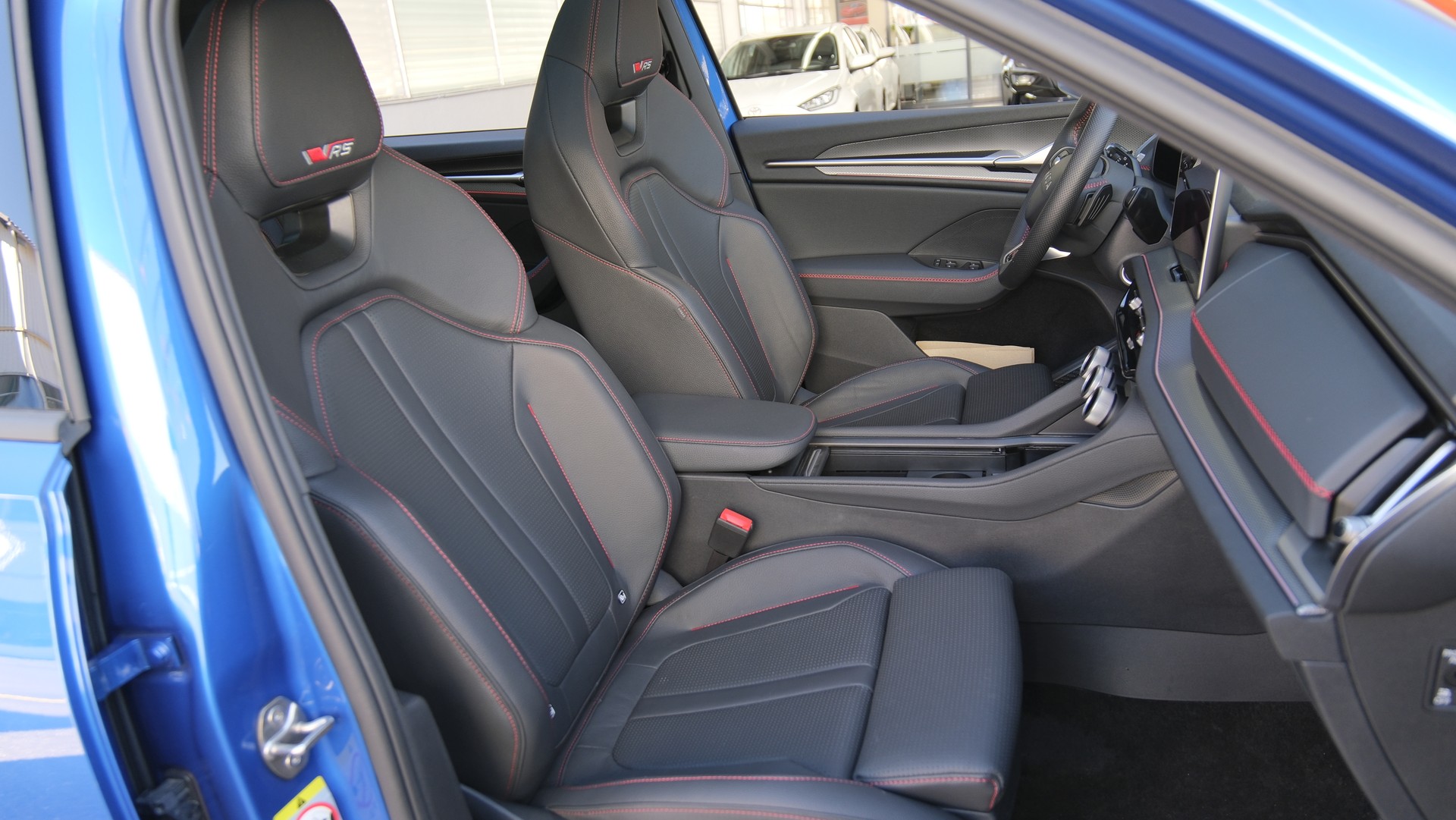 SKODA Kodiaq 2.0 TSI RS 4x4-image-13