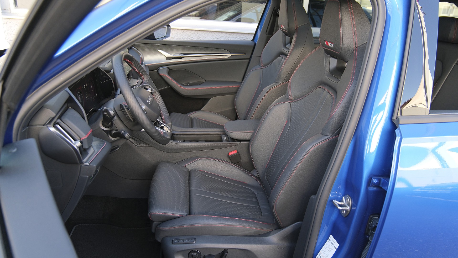SKODA Kodiaq 2.0 TSI RS 4x4-image-3