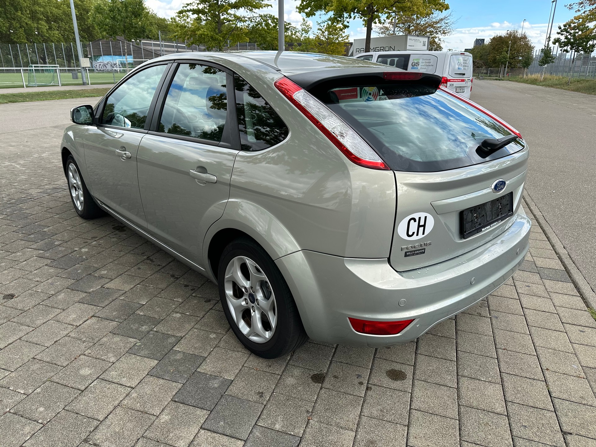 FORD Focus 2.0i Carving Automatic-image-6