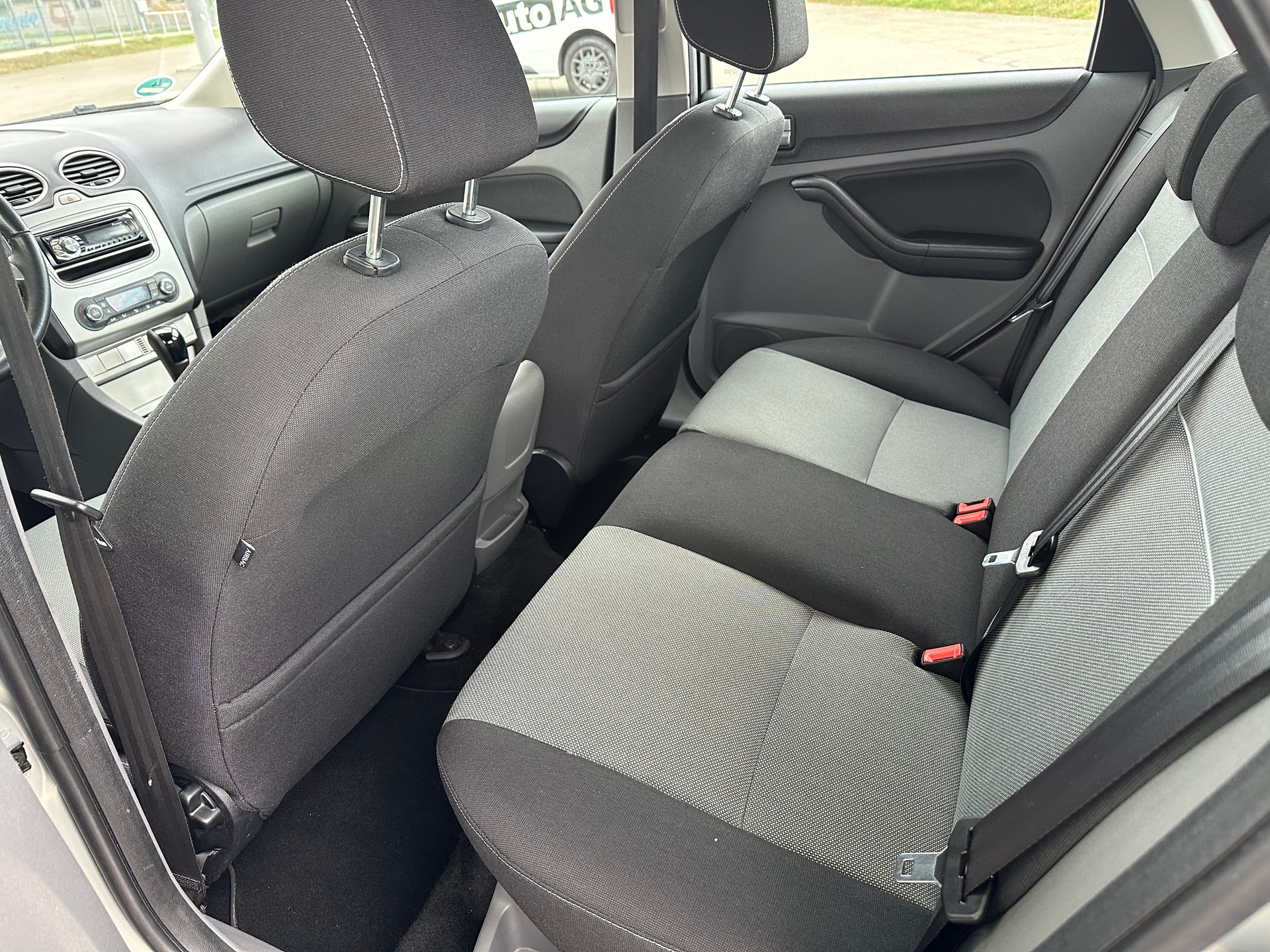 FORD Focus 2.0i Carving Automatic-image-8