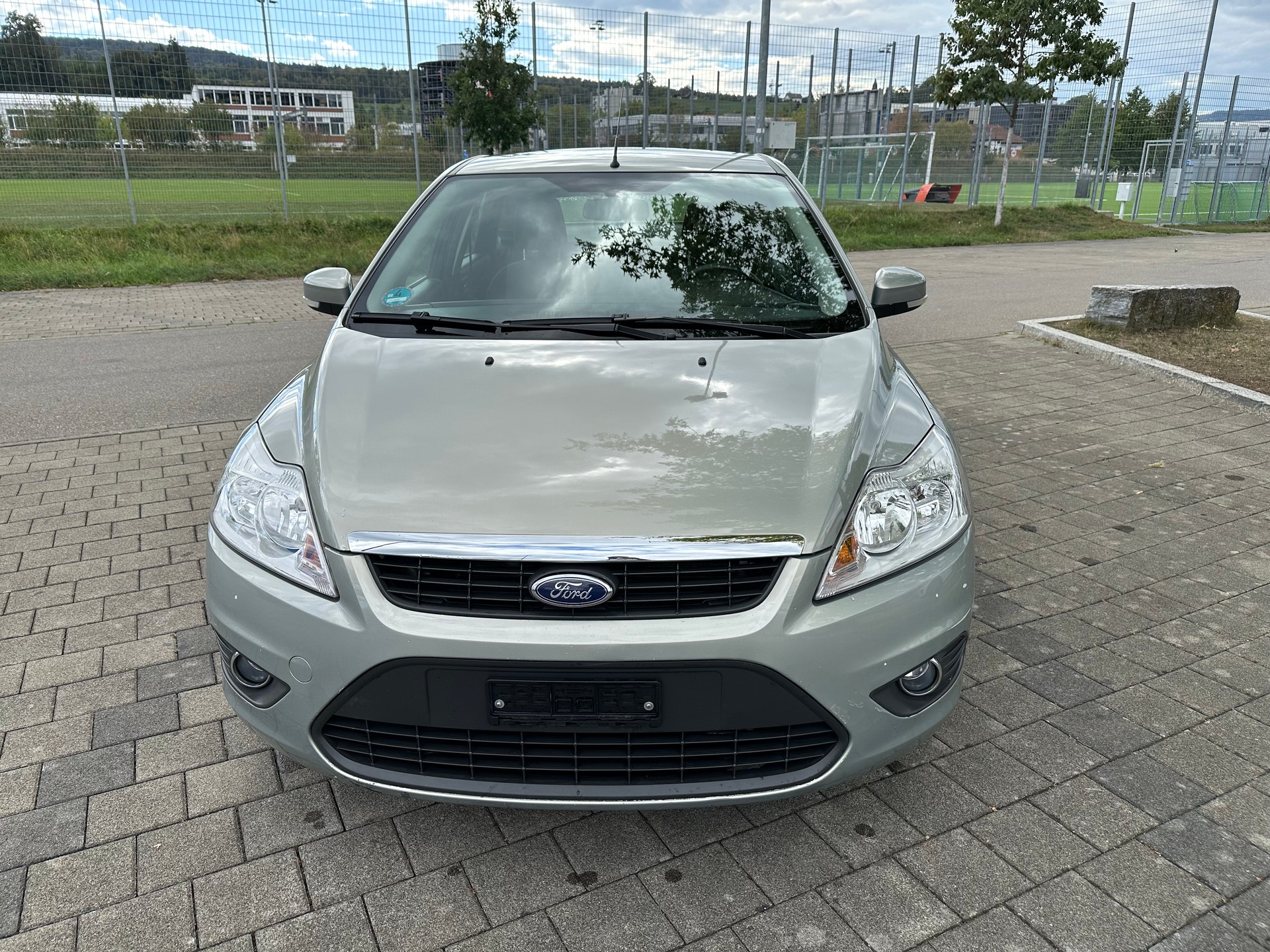 FORD Focus 2.0i Carving Automatic-image-1