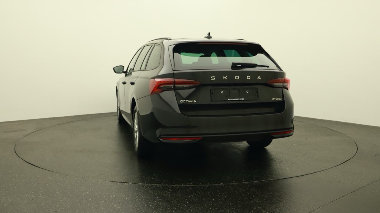 SKODA Octavia Combi 1.5 TSI mHEV DSG Selection-showroom-element-3