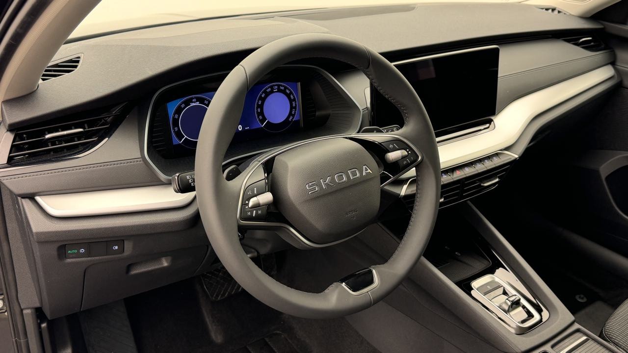 SKODA Octavia Combi 1.5 TSI mHEV DSG Selection-image-6
