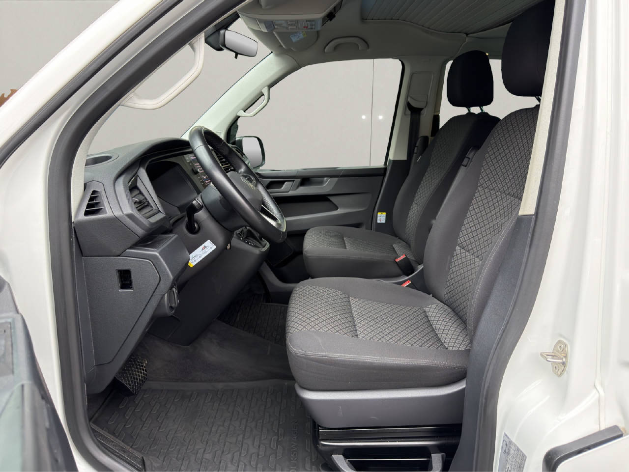 VW T6.1 California 3000 2.0 TDI 150 Beach DSG-image-3