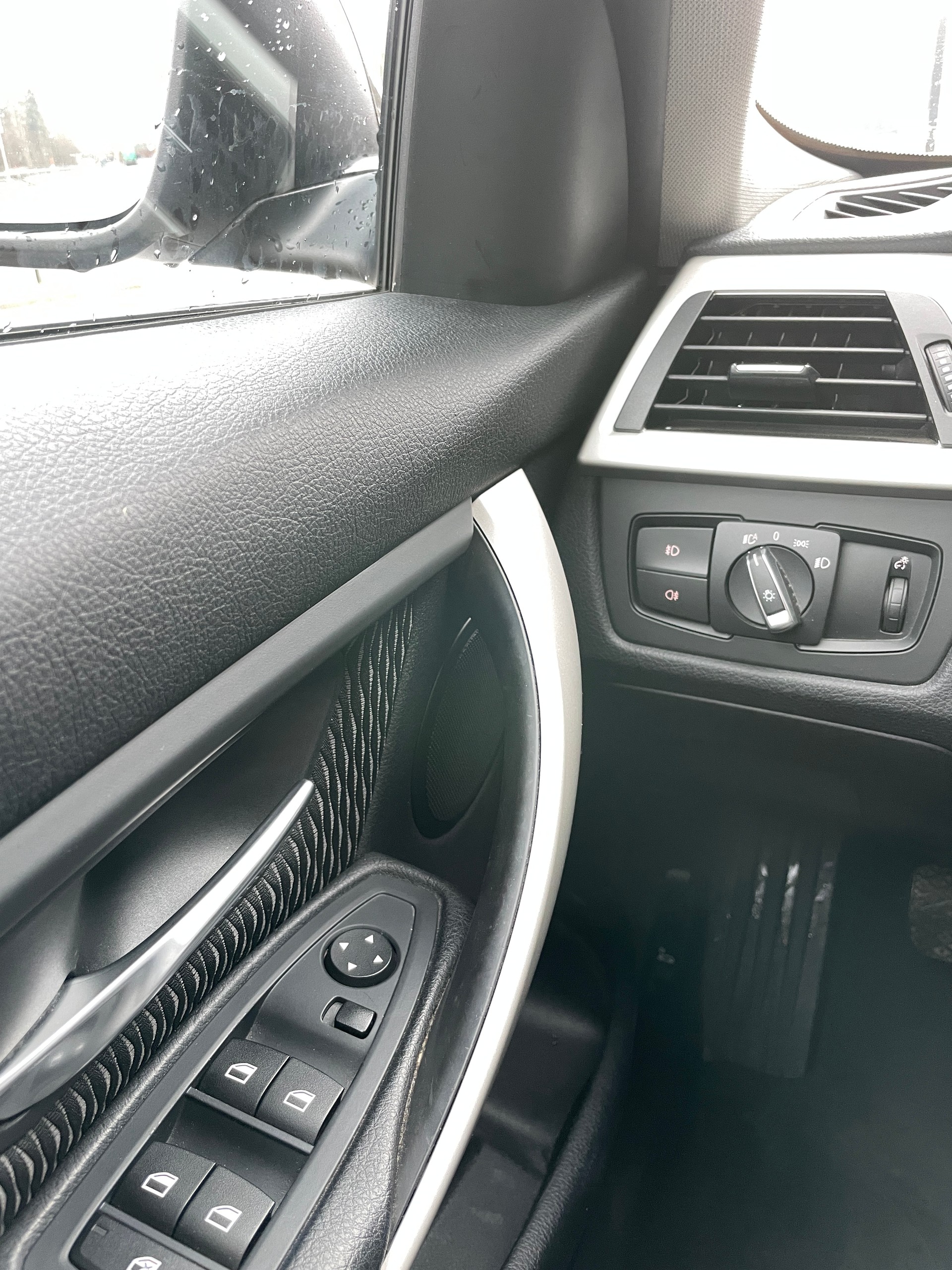 BMW 320d Touring-image-20