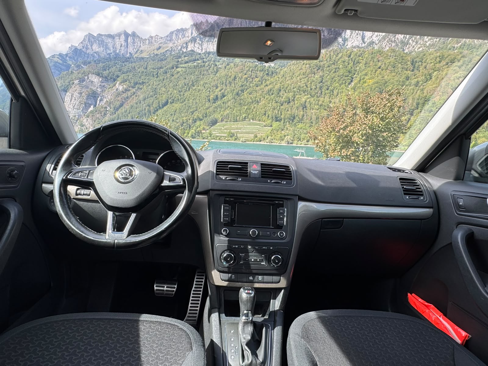 SKODA Yeti 2.0 TDI Elegance Outdoor 4x4 DSG-image-15