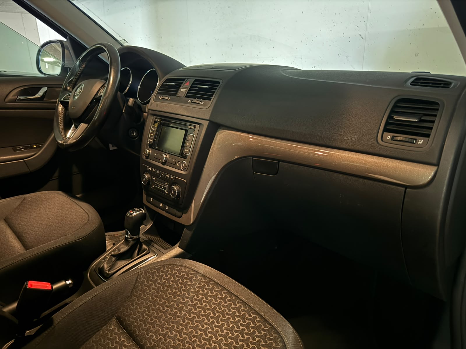 SKODA Yeti 2.0 TDI Elegance Outdoor 4x4 DSG-image-11