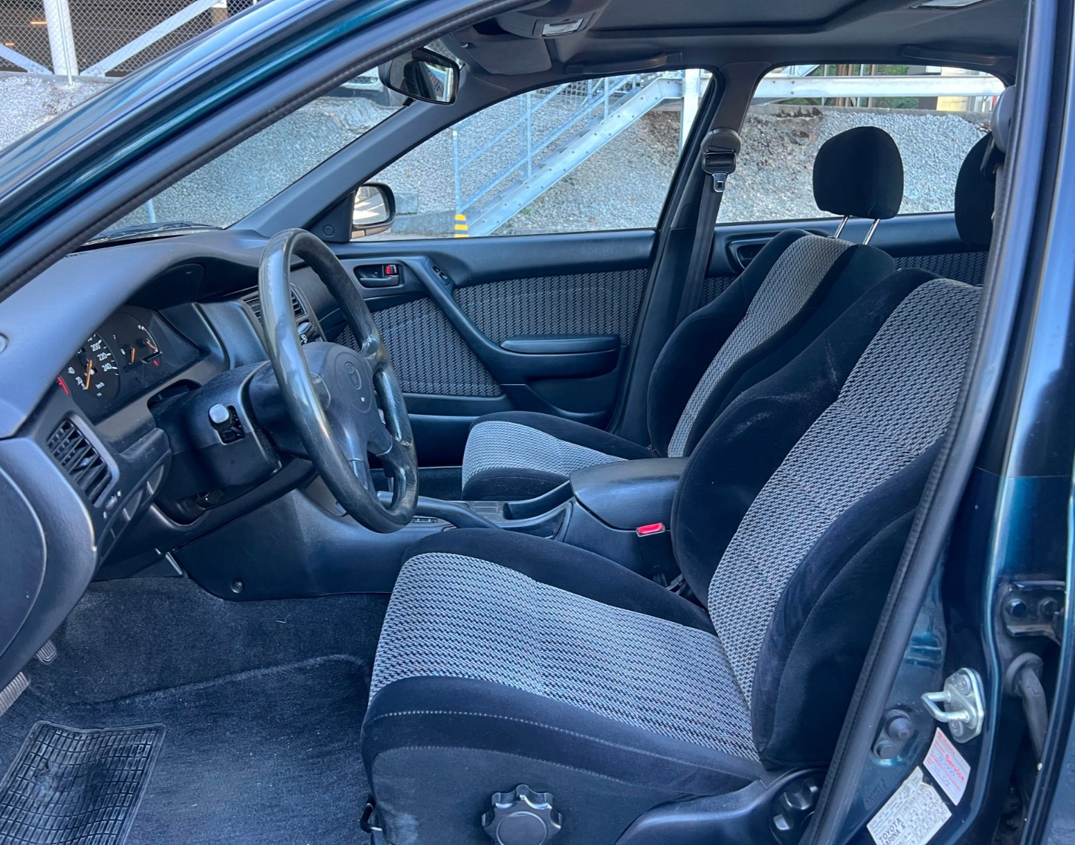 TOYOTA Carina E 2.0 GLi Liftback-image-9