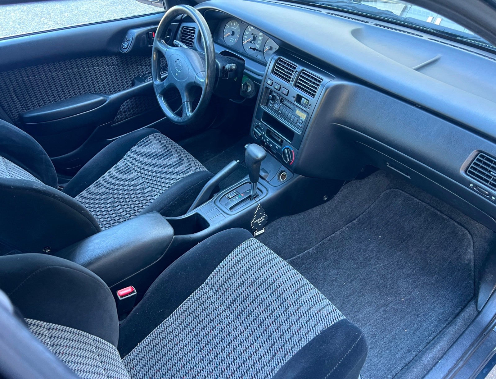 TOYOTA Carina E 2.0 GLi Liftback-image-10