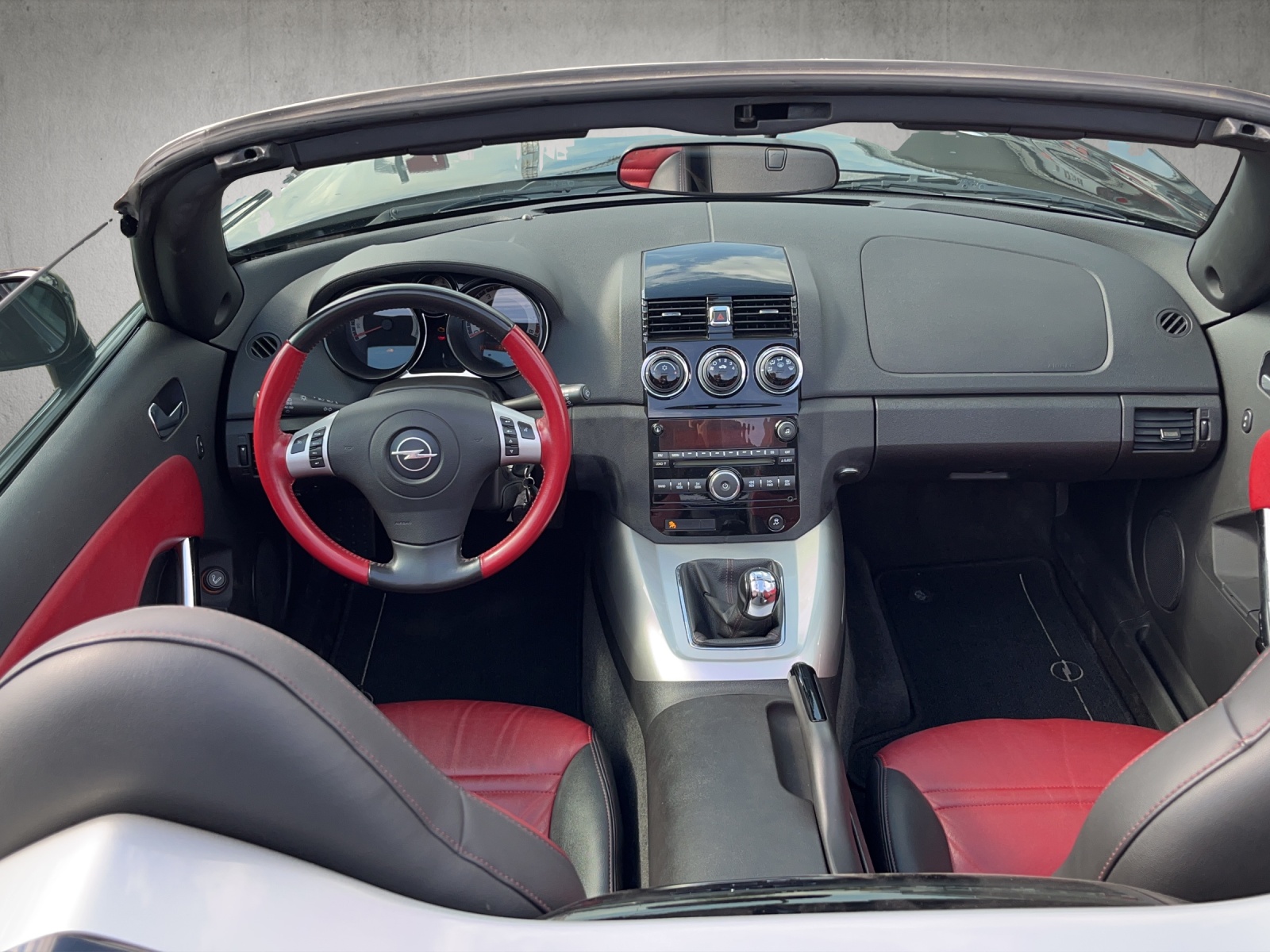 OPEL GT 2.0 16V Turbo-image-9